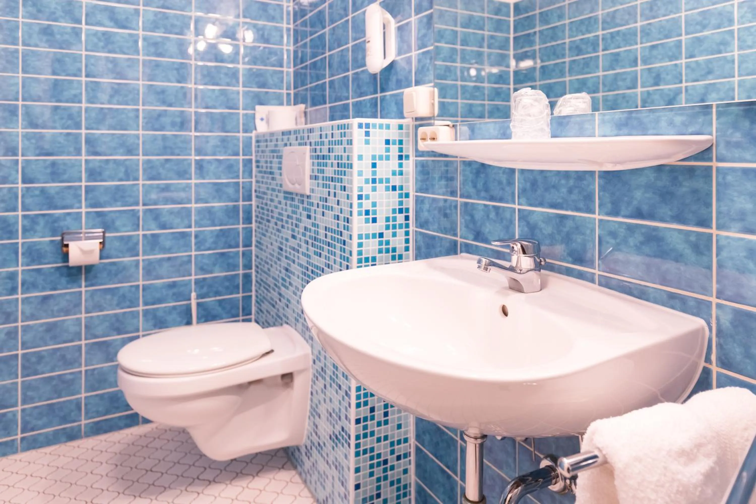 Photo of the whole room in Hotel Elbinsel free parking