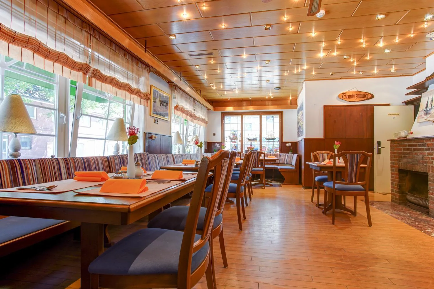 Restaurant/places to eat in Hotel Elbinsel free parking