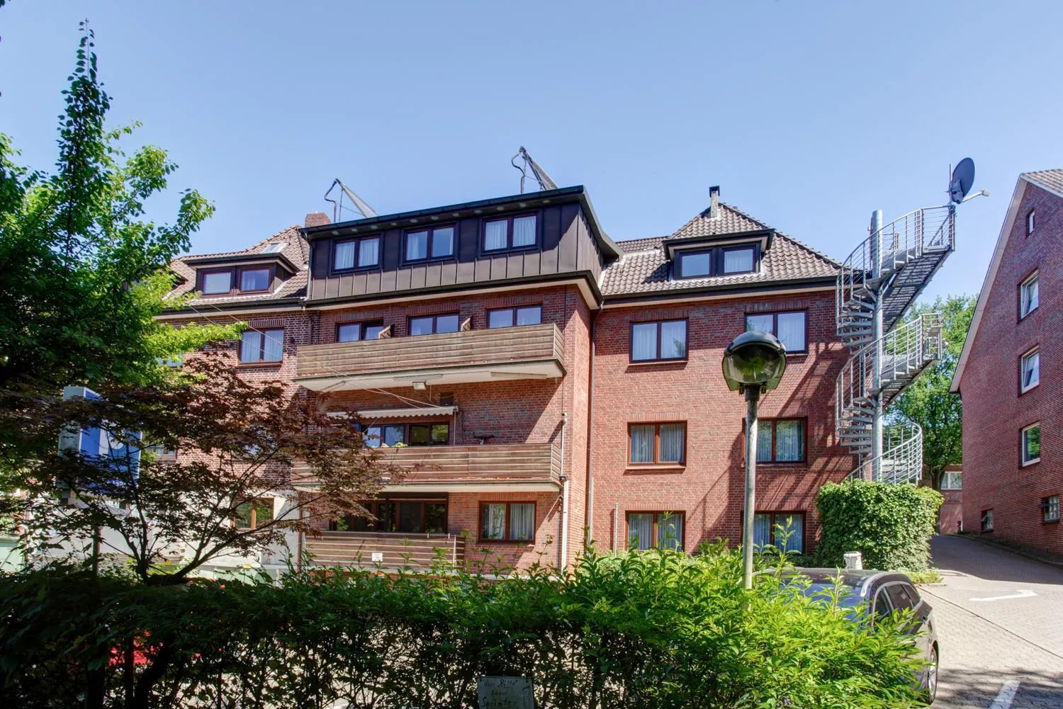 Property building in Hotel Elbinsel free parking