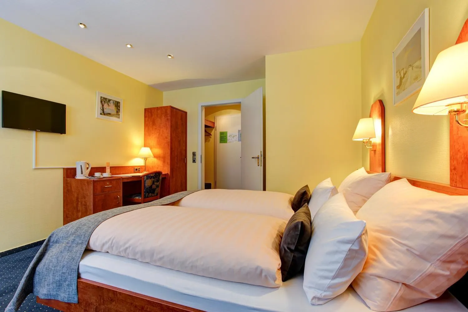 Bedroom, Bed in Hotel Elbinsel free parking