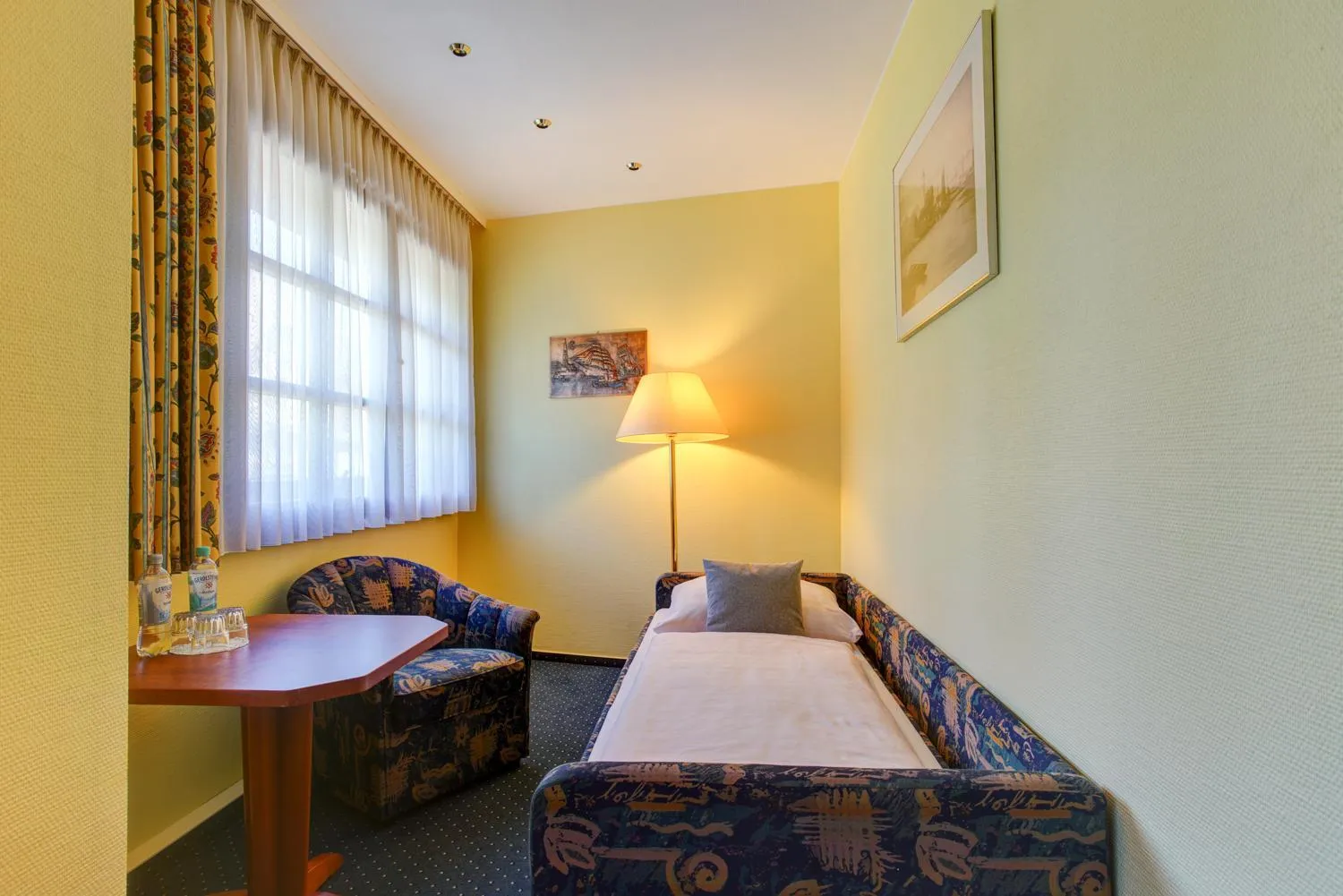 Bed in Hotel Elbinsel free parking