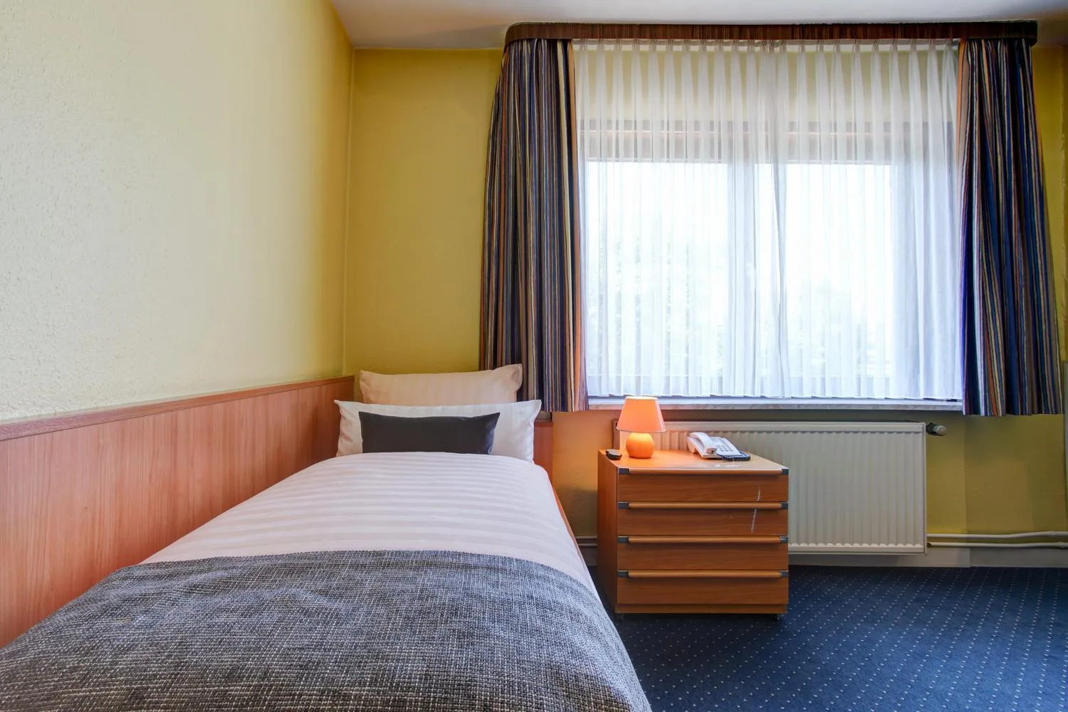 Decorative detail, Bed in Hotel Elbinsel free parking