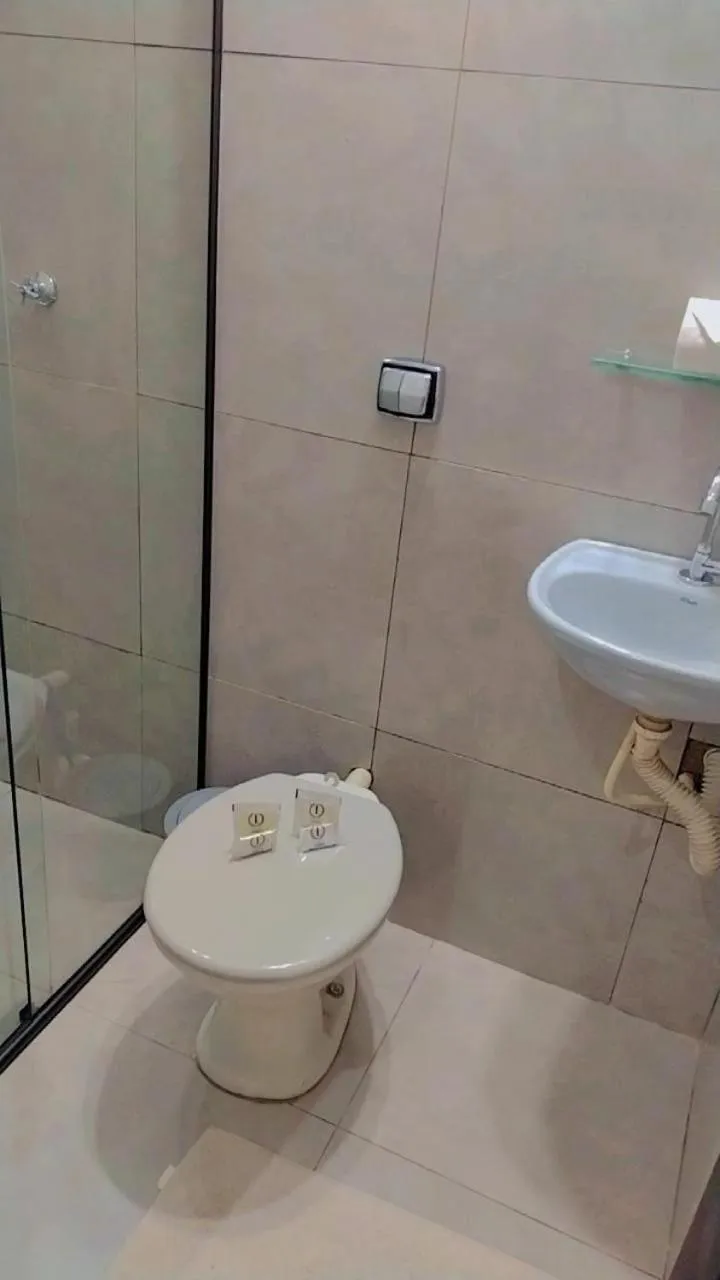 Bathroom in Hotel Loren