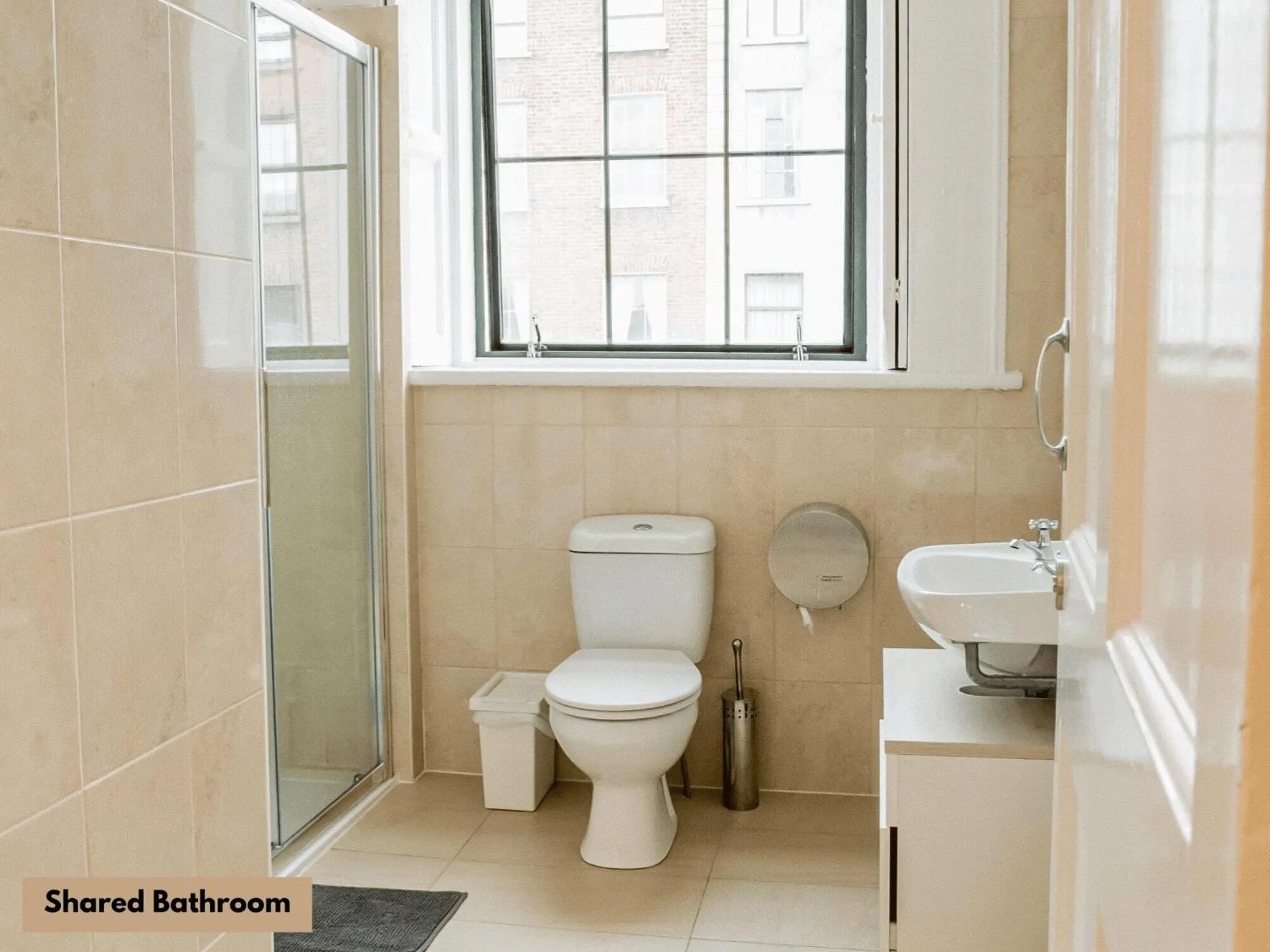 Shower in Gardiner House Hostel