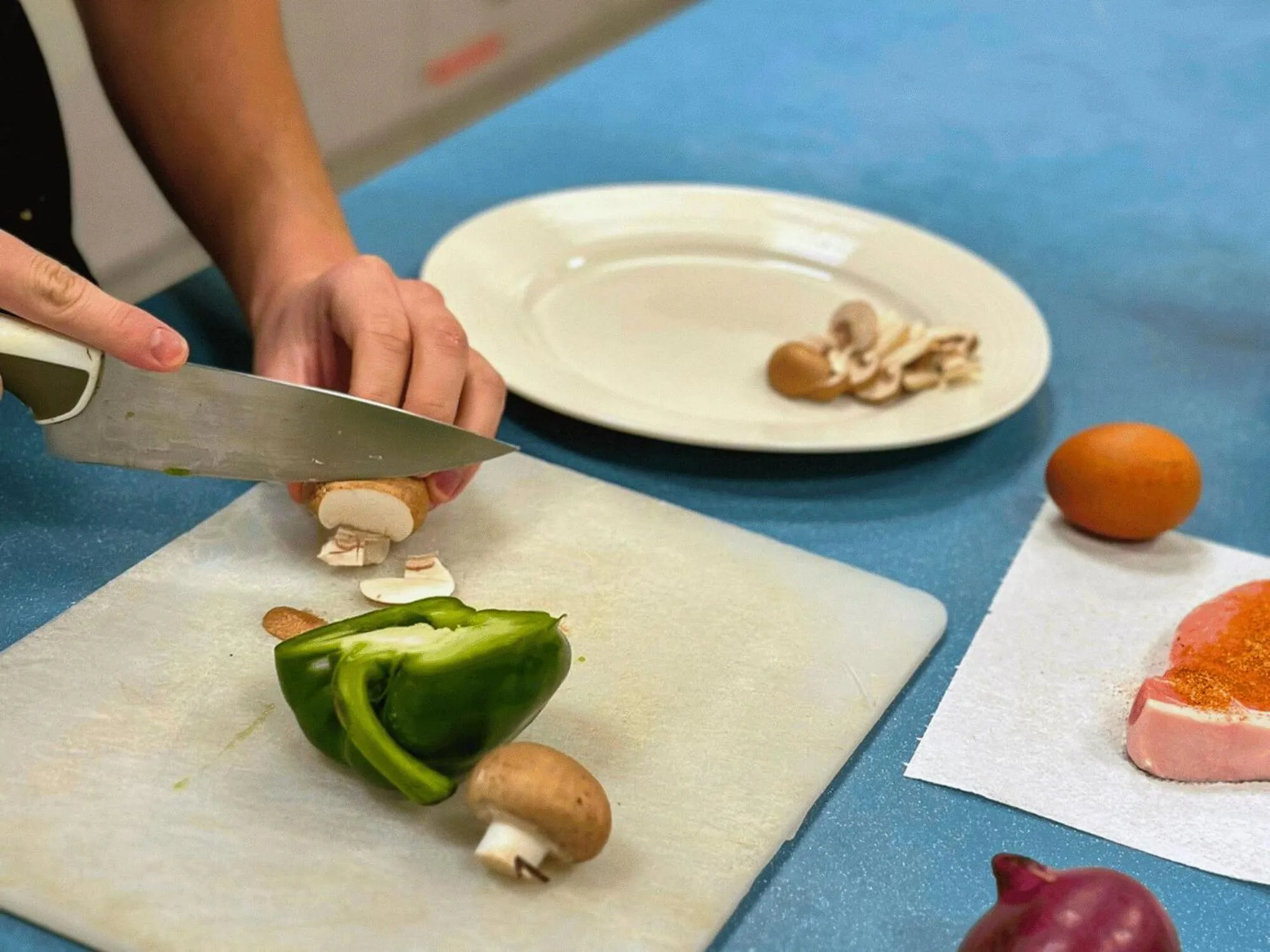 Kitchen or kitchenette in Gardiner House Hostel