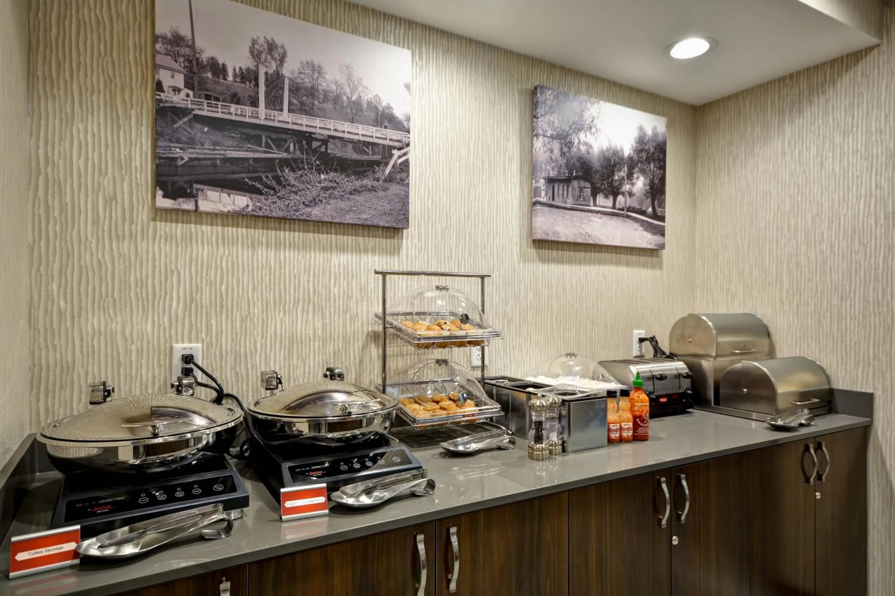 Breakfast in TownePlace Suites by Marriott Cranbury South Brunswick