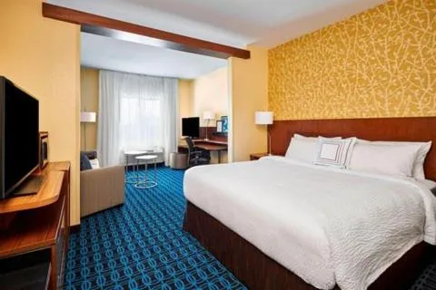 Bedroom, Bed in Fairfield Inn & Suites by Marriott Alexandria,Virginia