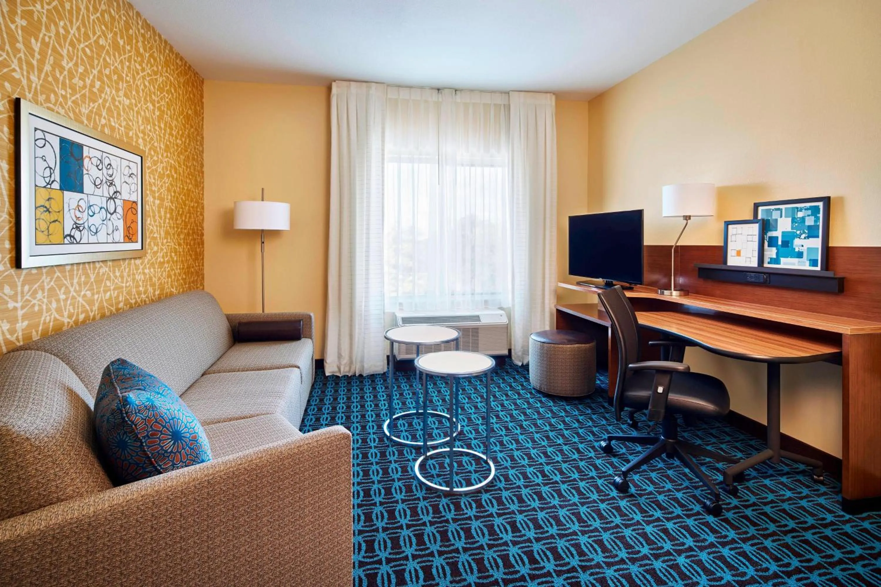 Bedroom in Fairfield Inn & Suites by Marriott Alexandria,Virginia