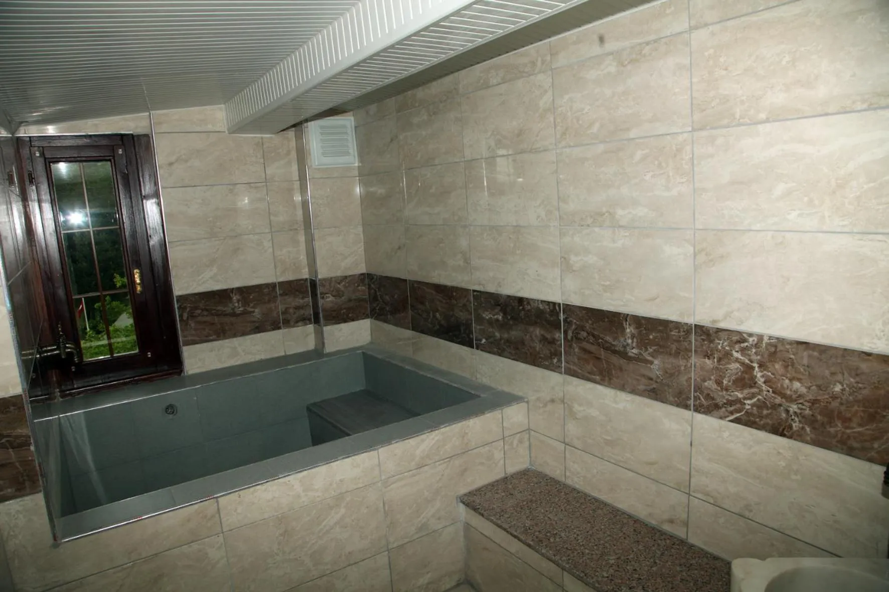 Hot Spring Bath in Mekan Ilica Apart Otel
