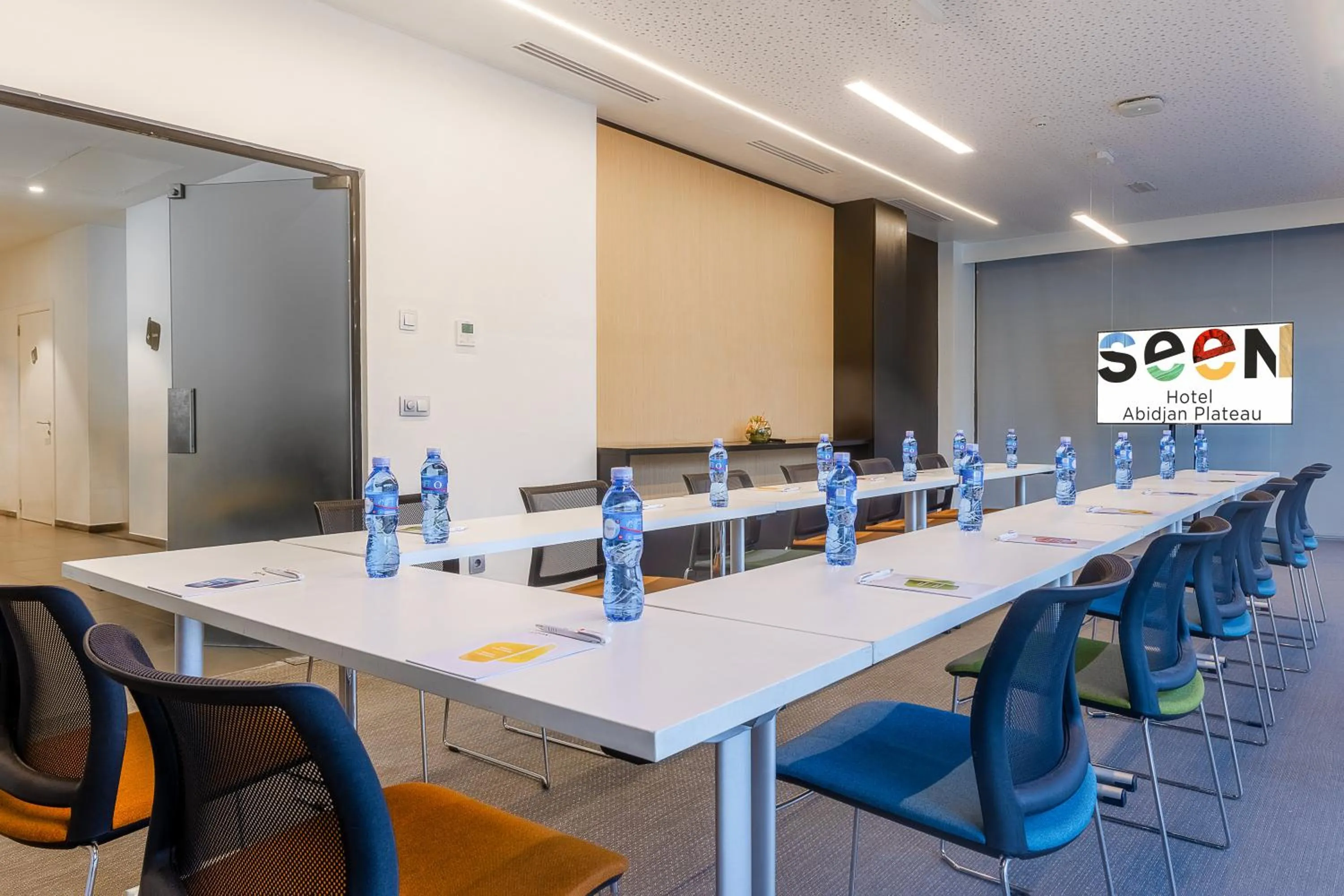 Meeting/conference room in Seen Hotel Abidjan Plateau