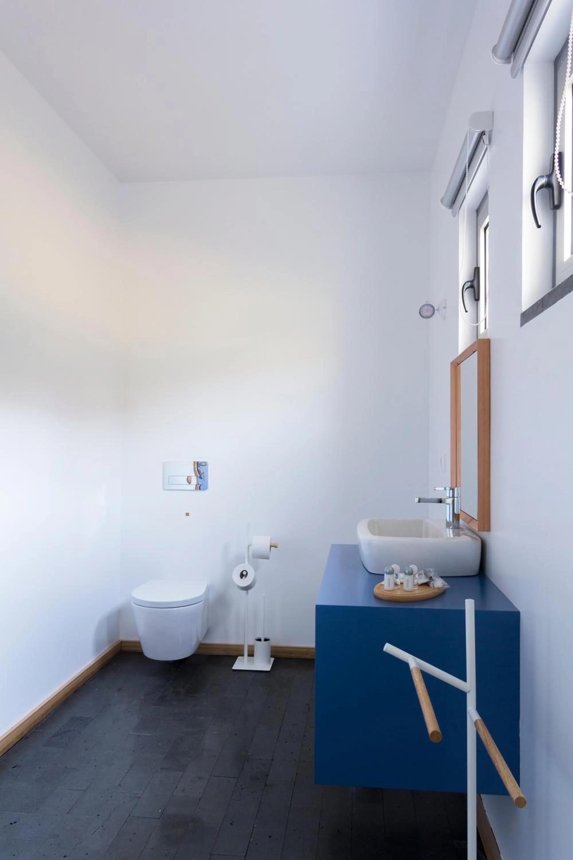 Toilet in Lofts Azul Pastel