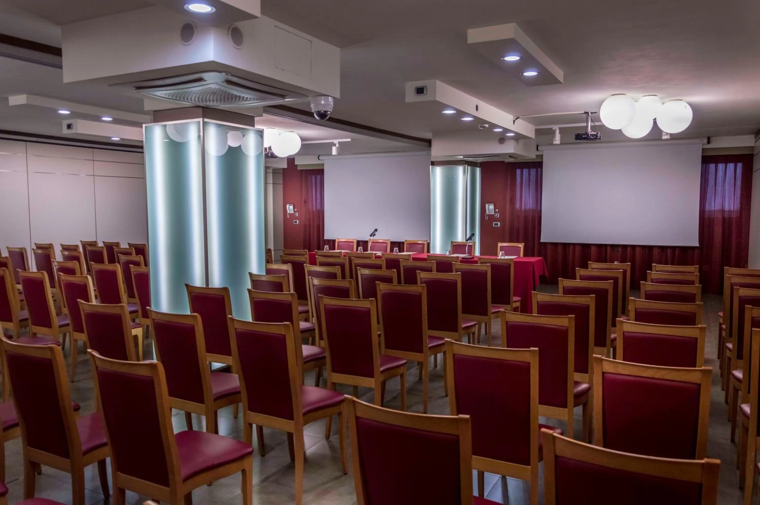 Business facilities in LVG Hotel Collection - La Bussola