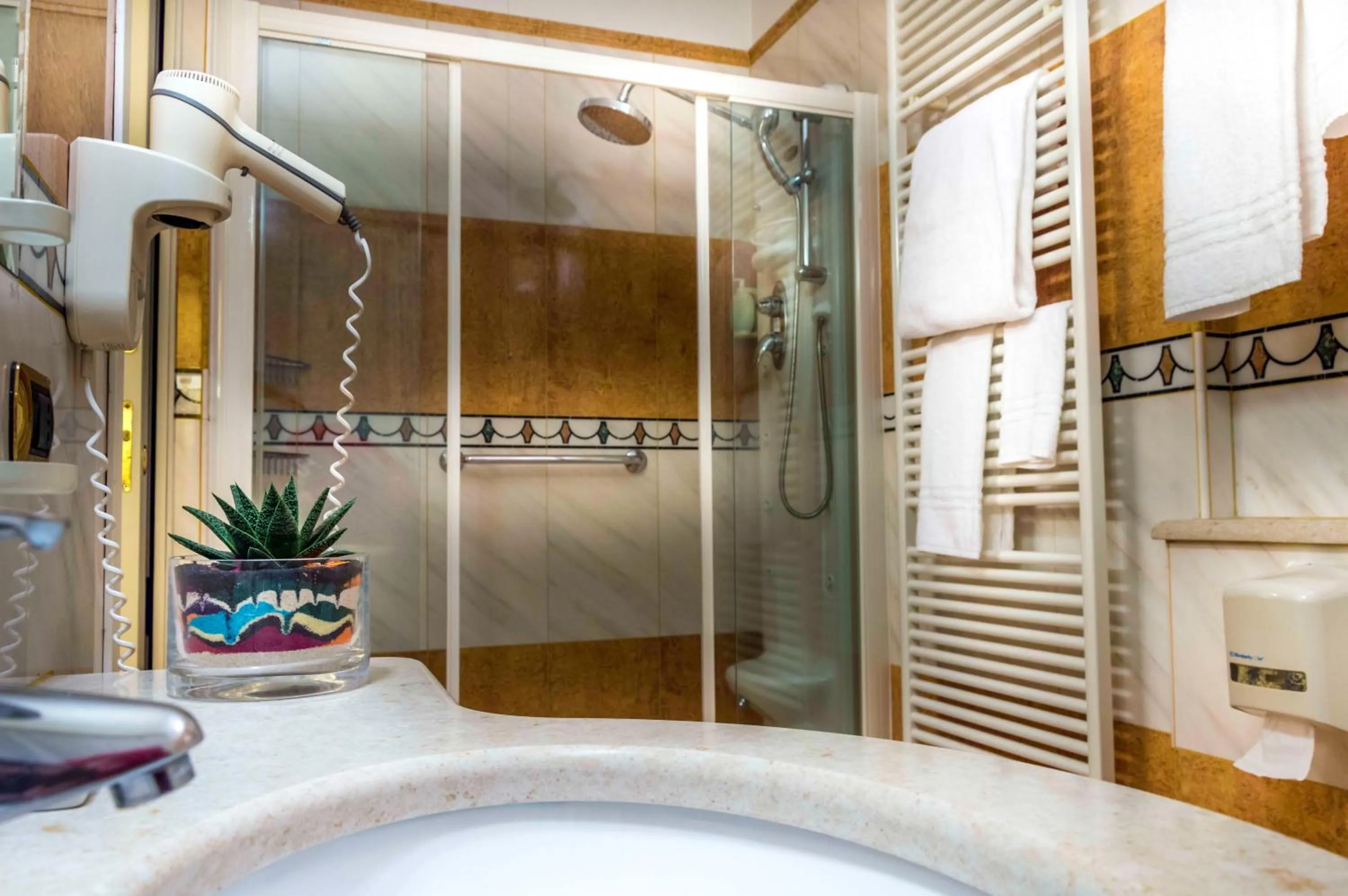 Shower in LVG Hotel Collection - La Bussola