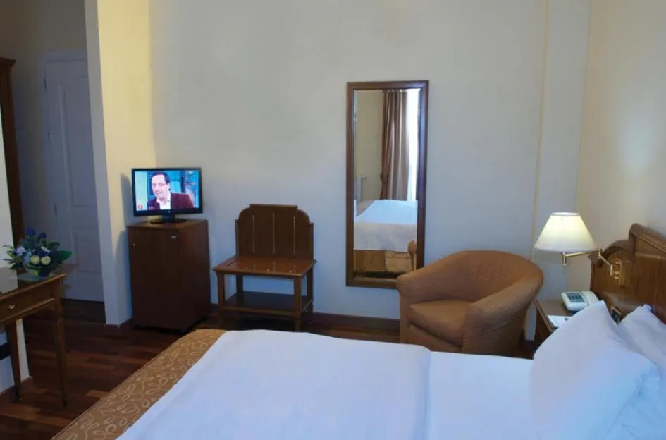 TV and multimedia, Bed in LVG Hotel Collection - La Bussola