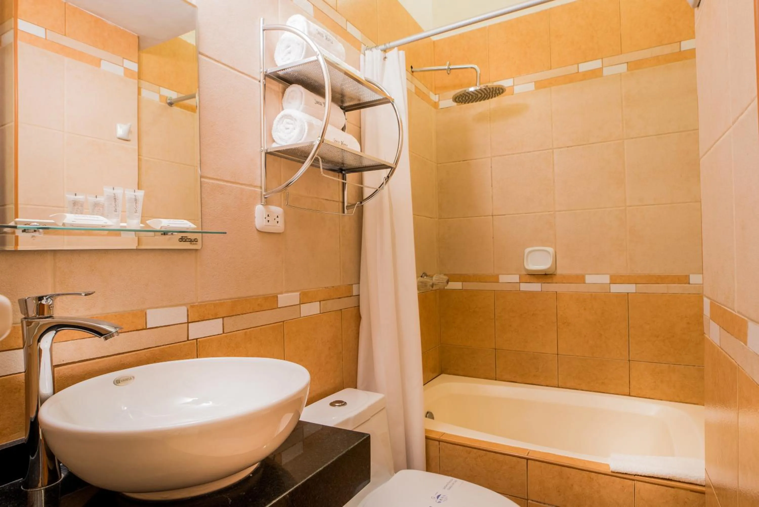 Shower in Santa Marta Hotel