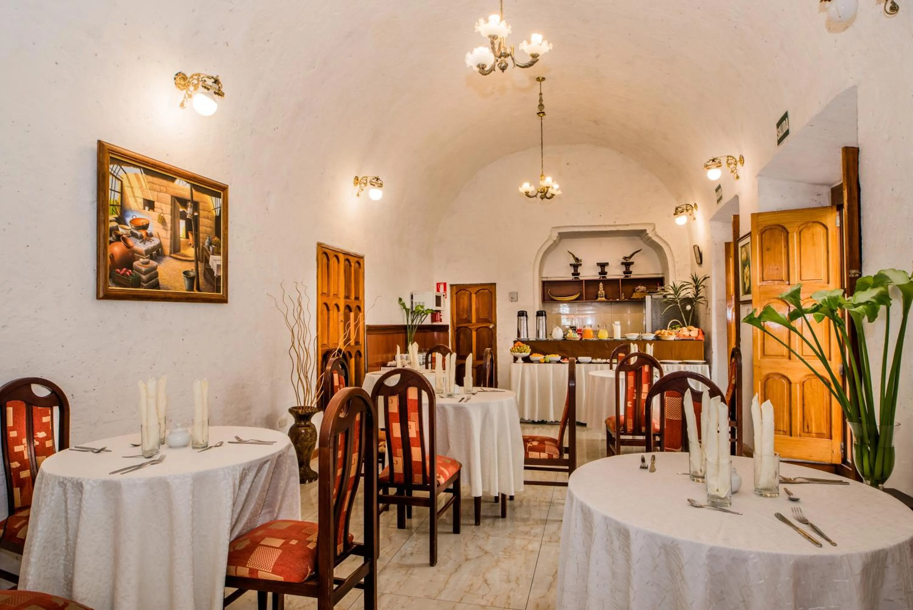 Restaurant/places to eat in Santa Marta Hotel