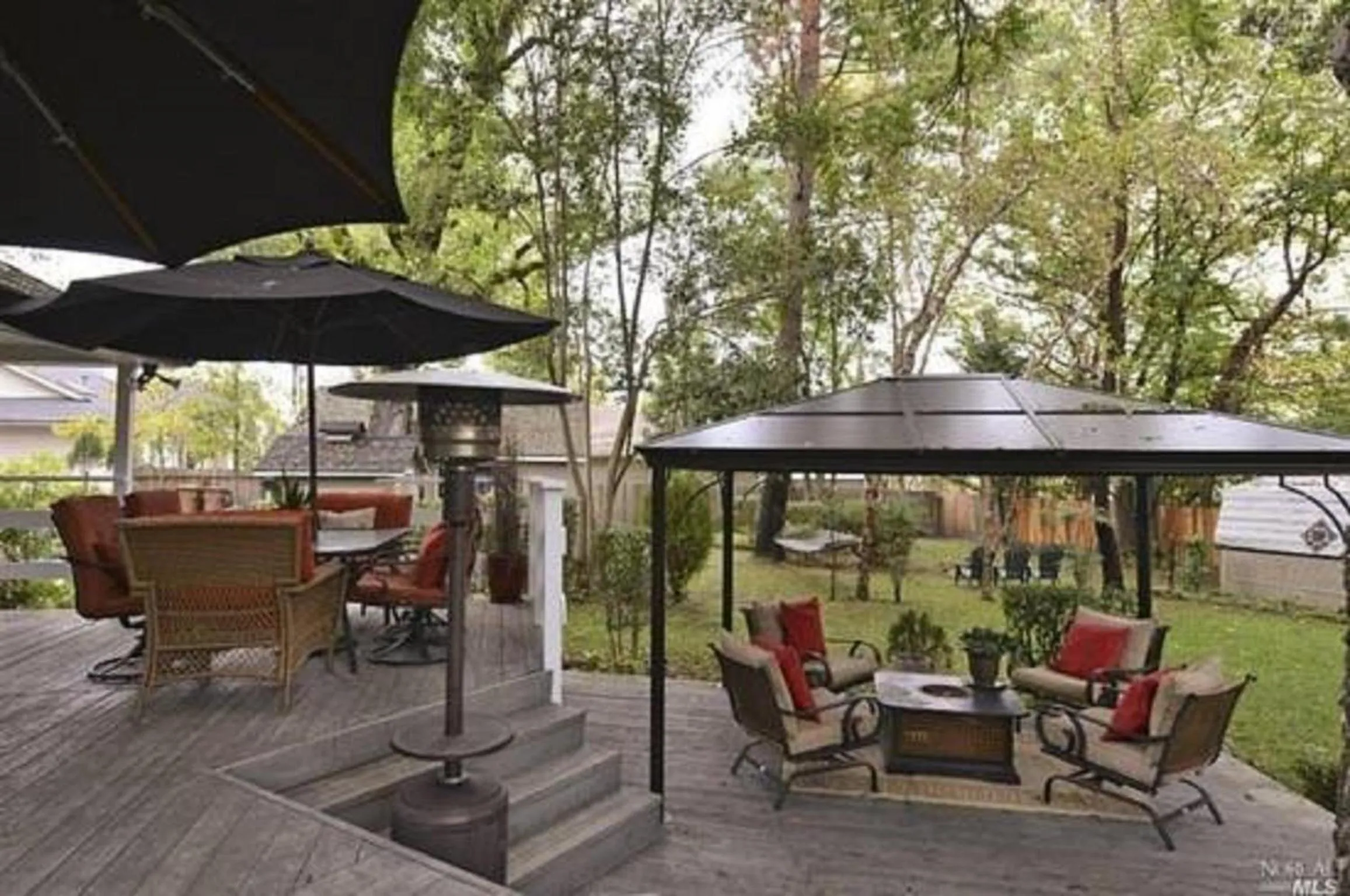 Patio in The Giraffe