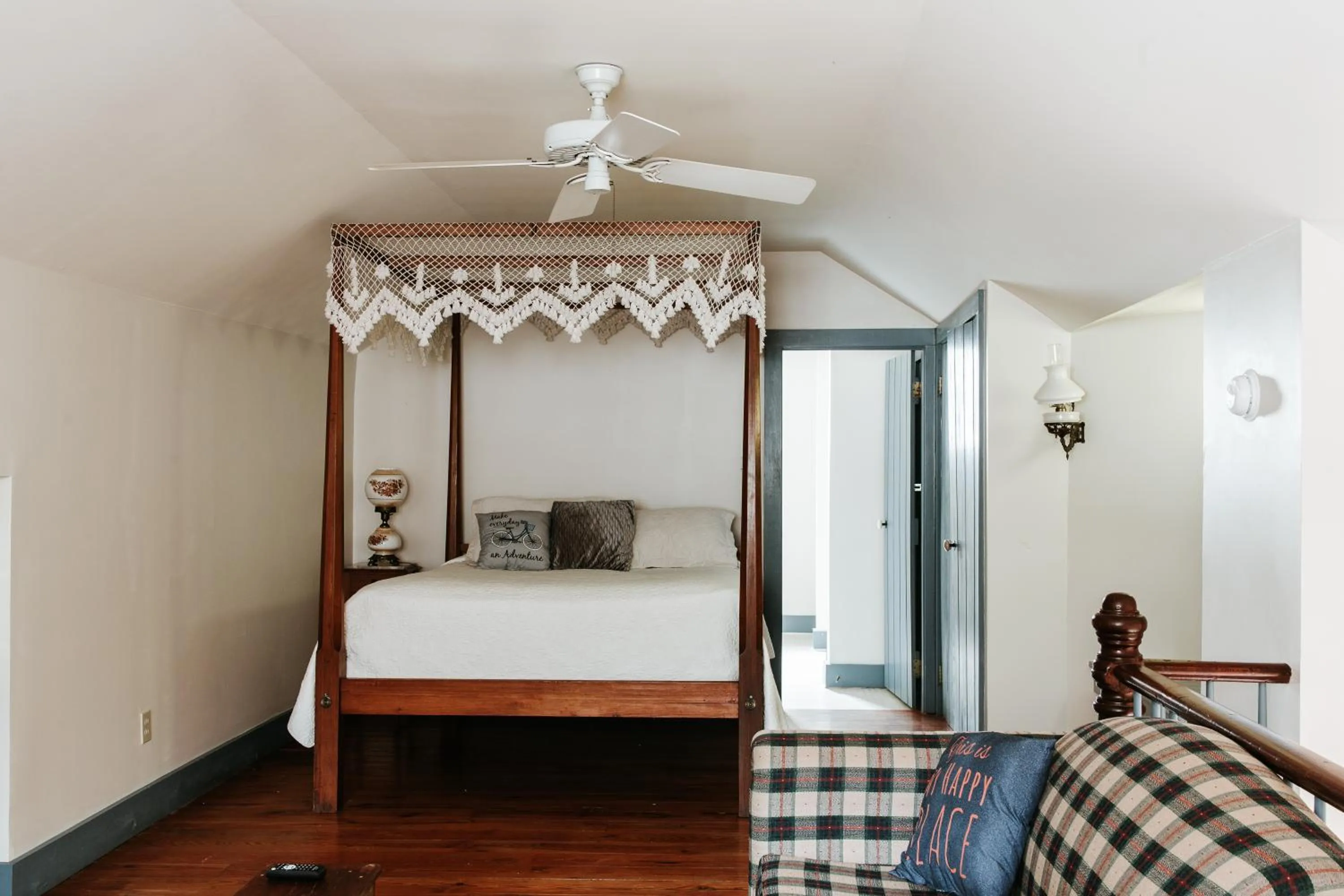 Bedroom, Bed in Maison Mouton Bed & Breakfast