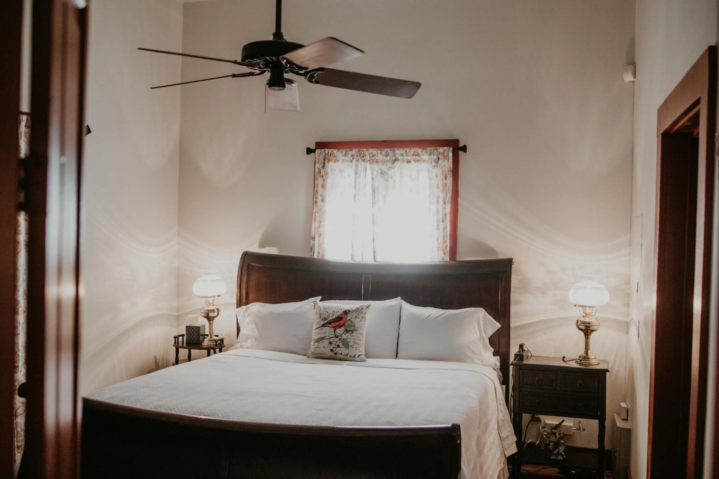 Photo of the whole room, Bed in Maison Mouton Bed & Breakfast
