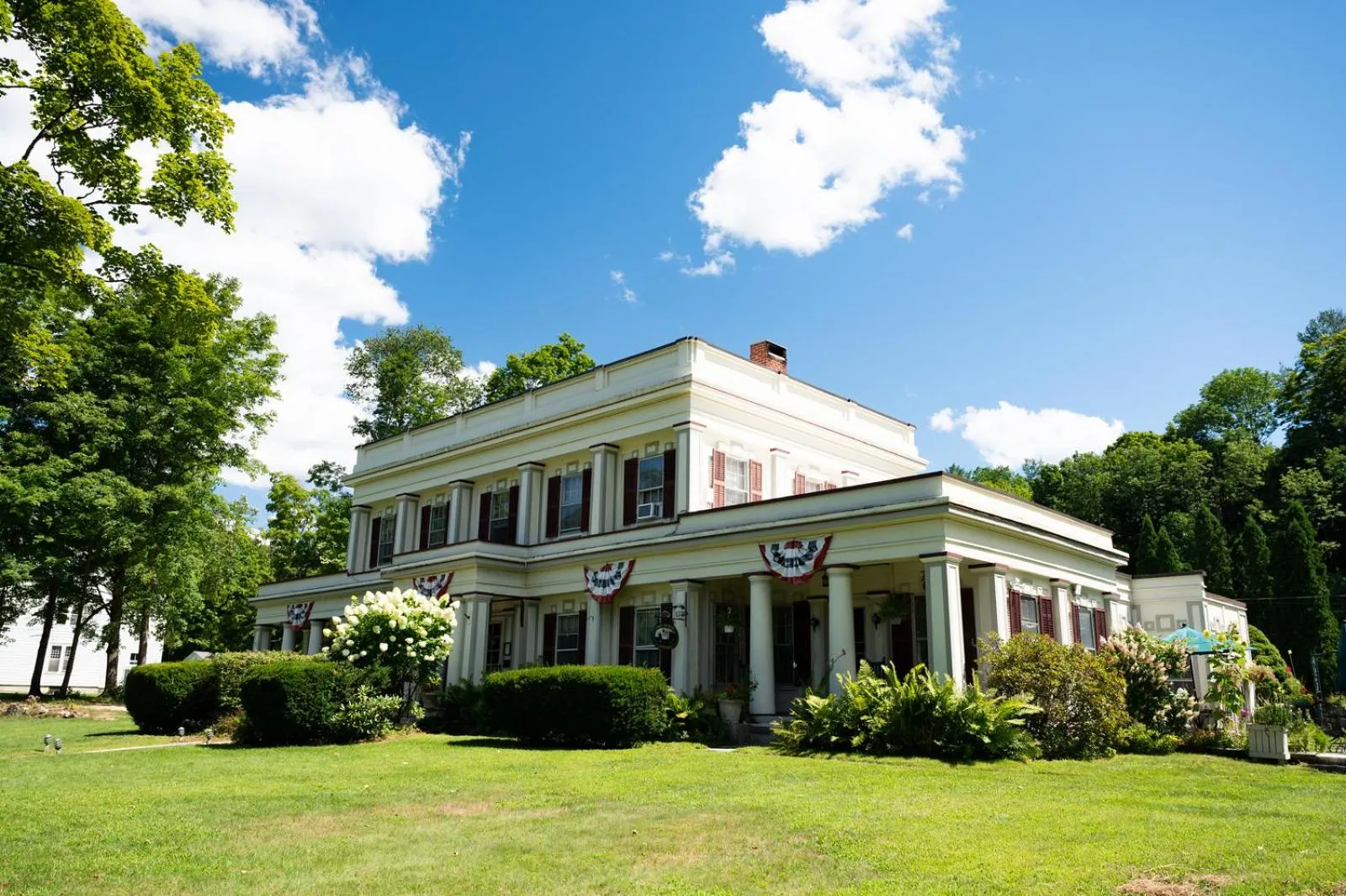 Property building in Arlington Inn & Spa