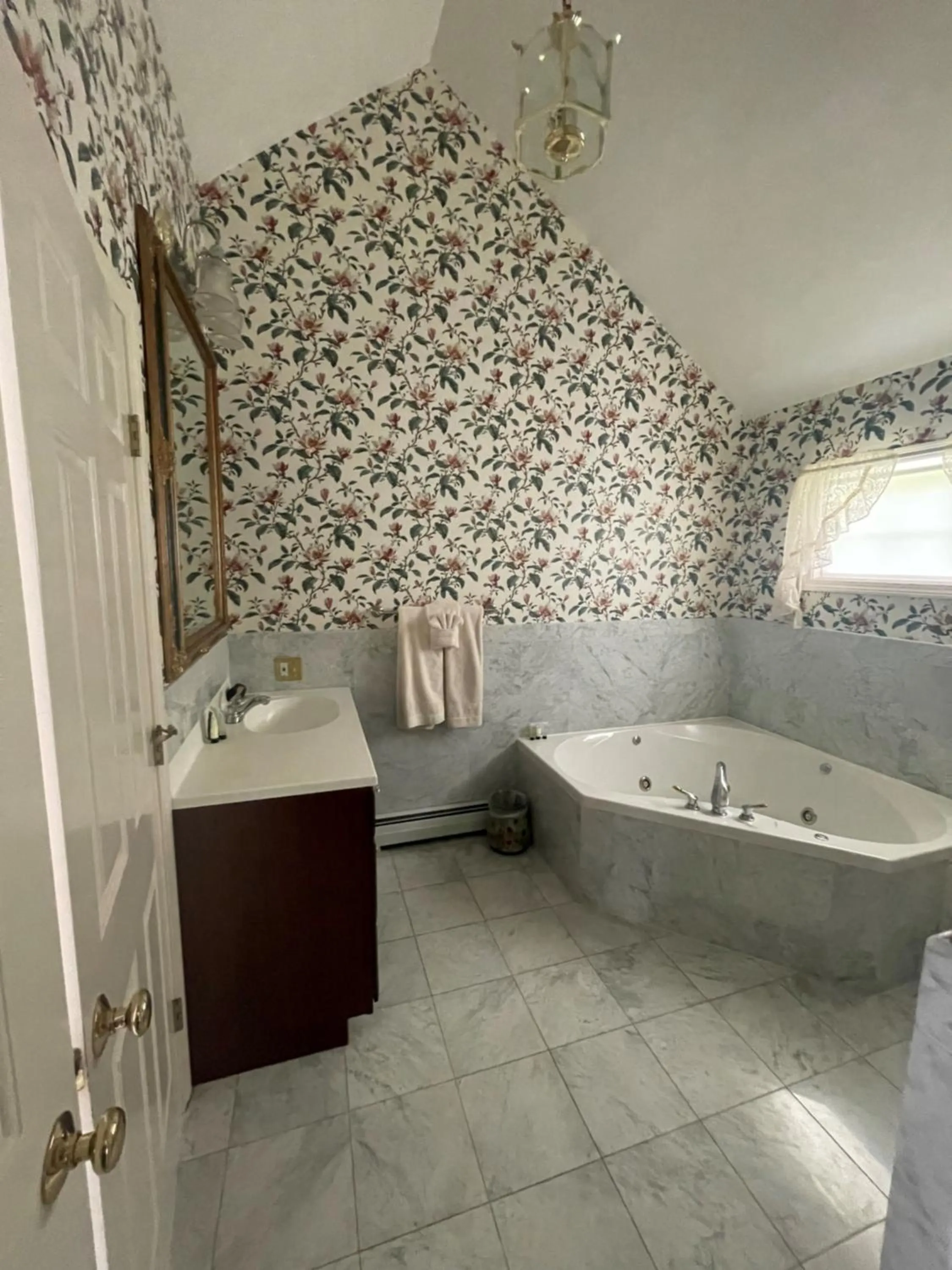 Bathroom in Arlington Inn & Spa