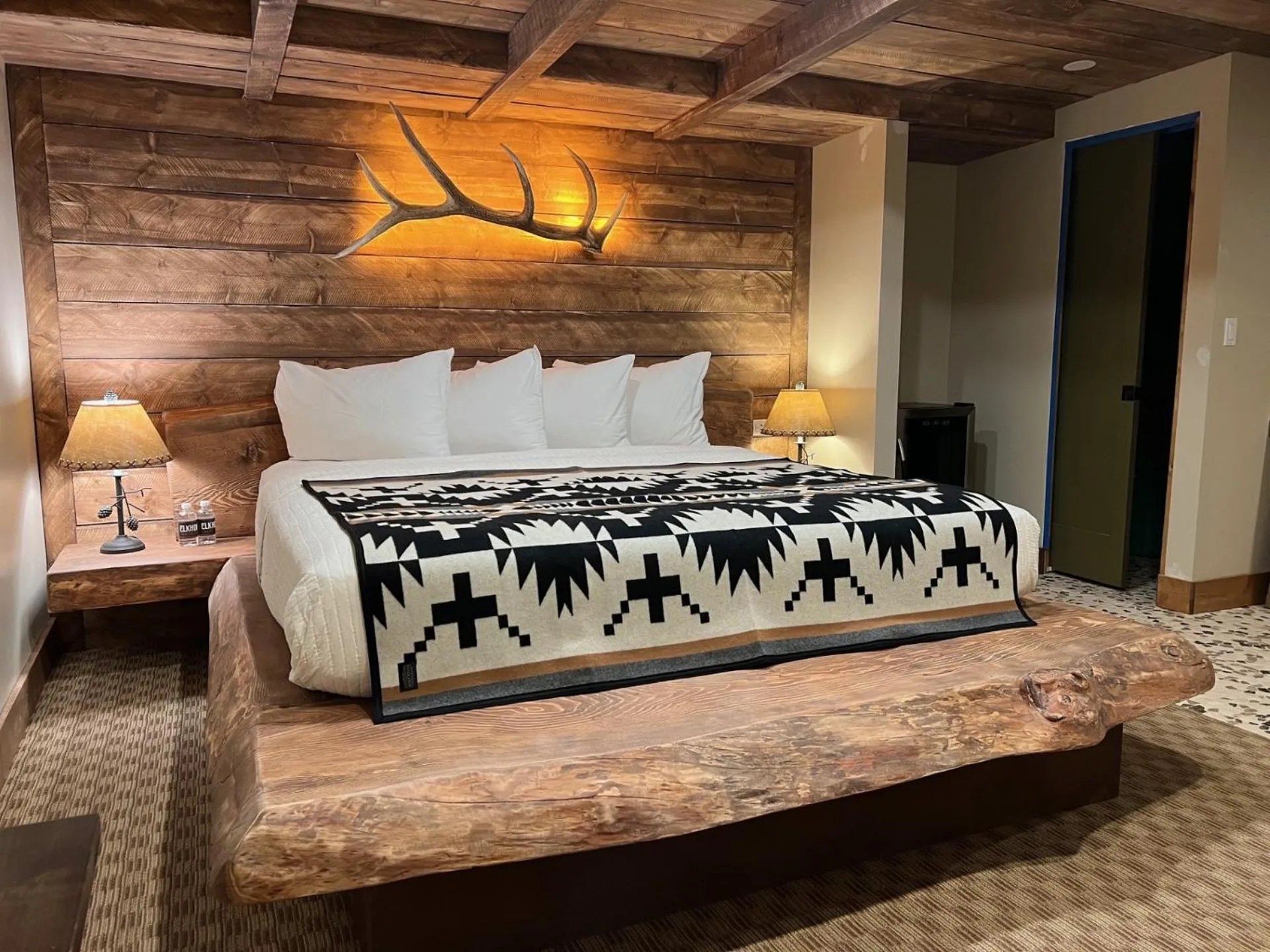 Photo of the whole room, Bed in Elkhorn Cabins and Inn