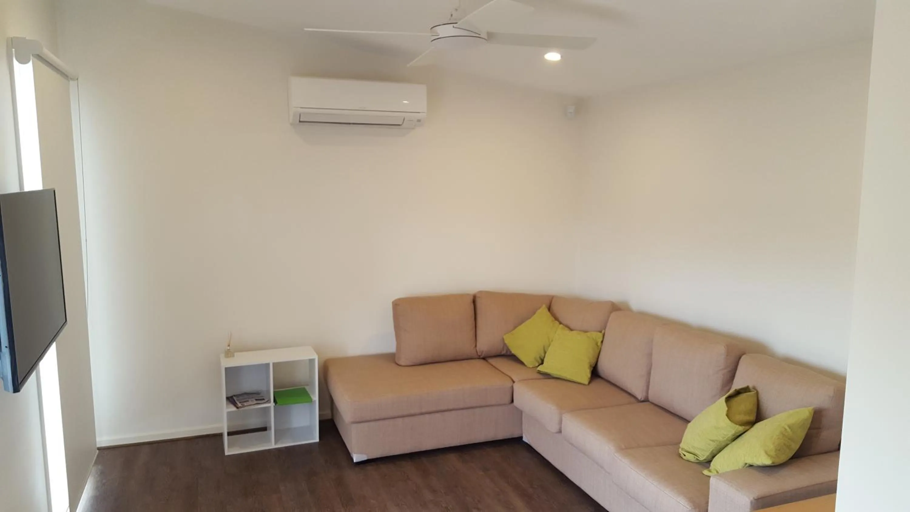 Living room in Lara Lodge