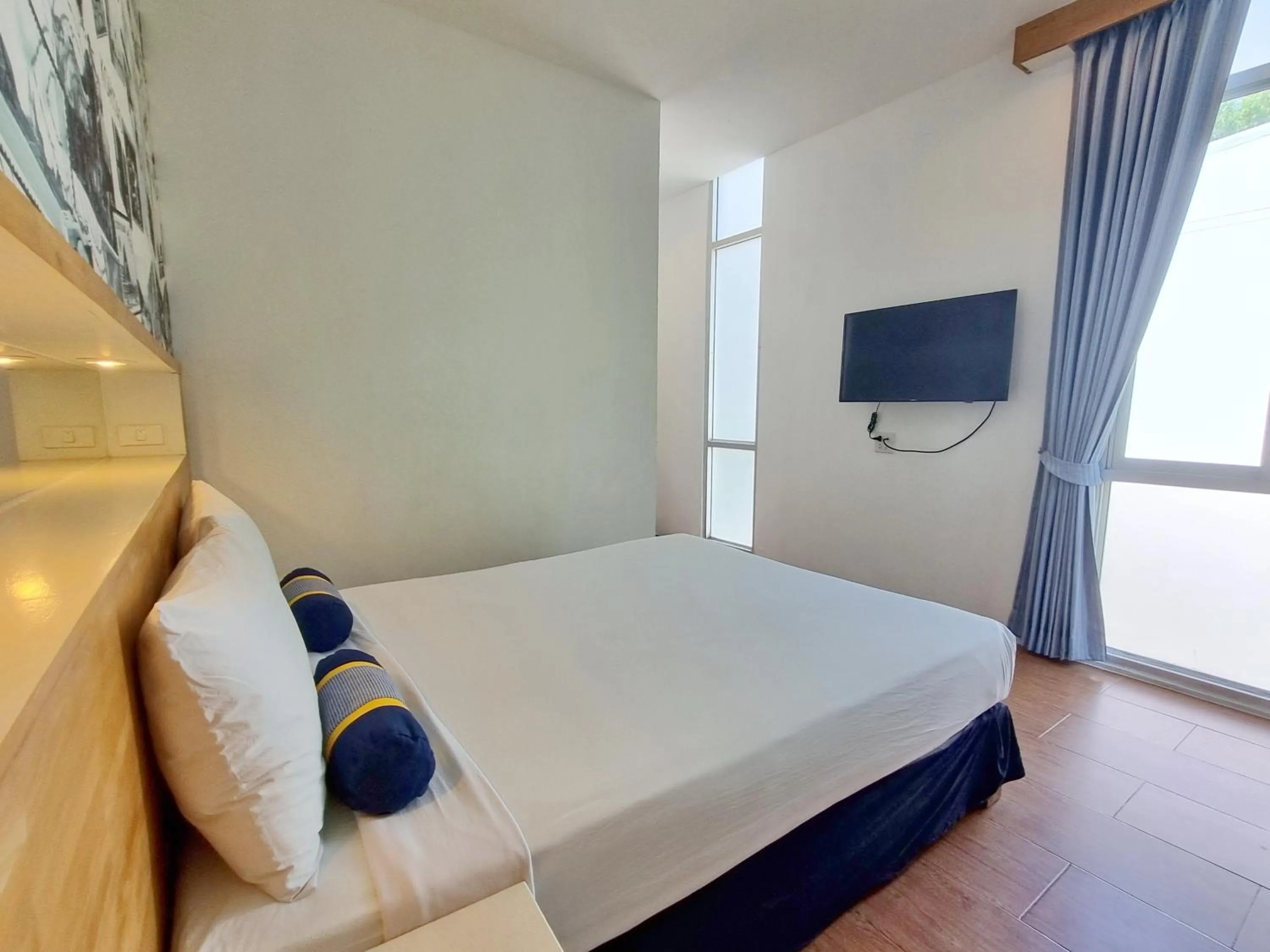 Bed in MAR24 Koh Tao Hotel