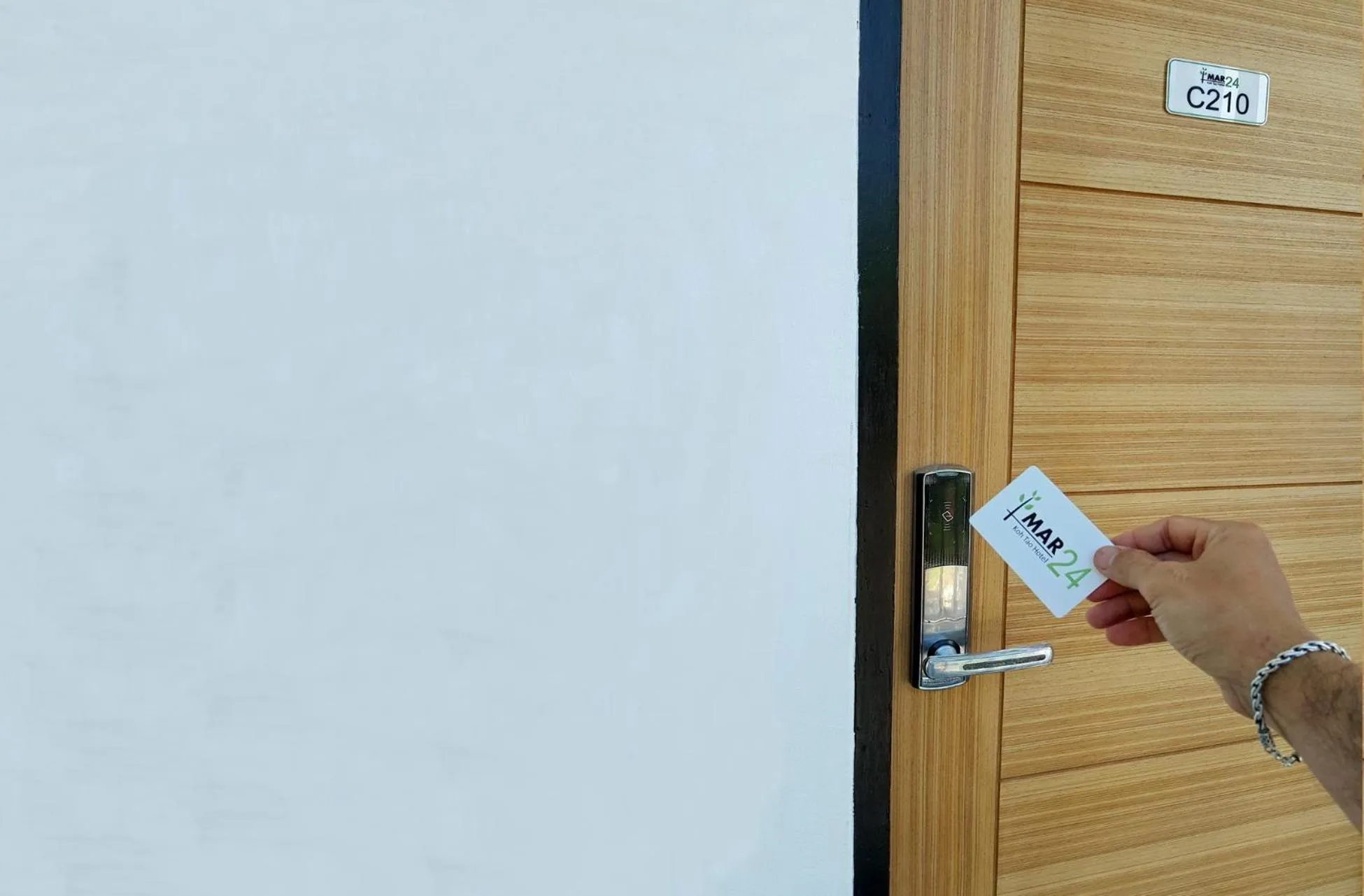 Property building in MAR24 Koh Tao Hotel