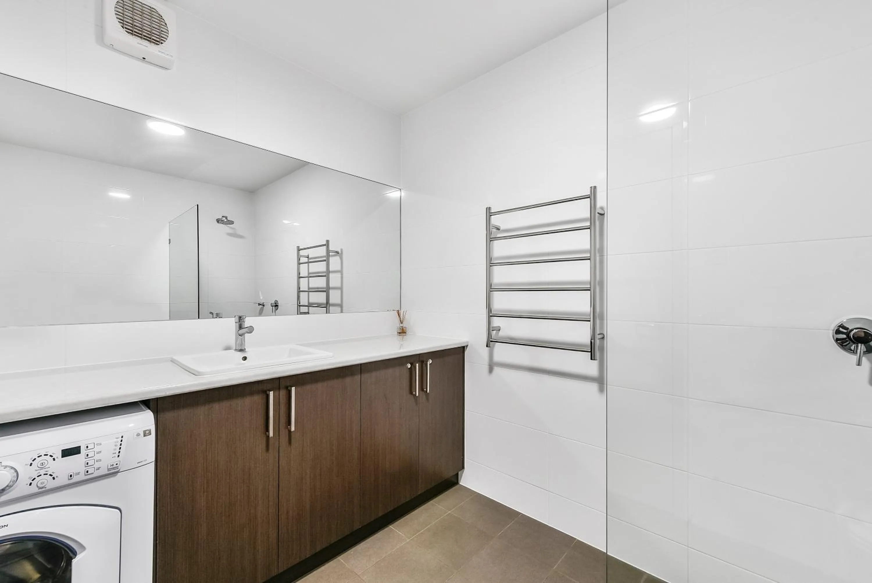 Bathroom in Robe Marina Accommodation