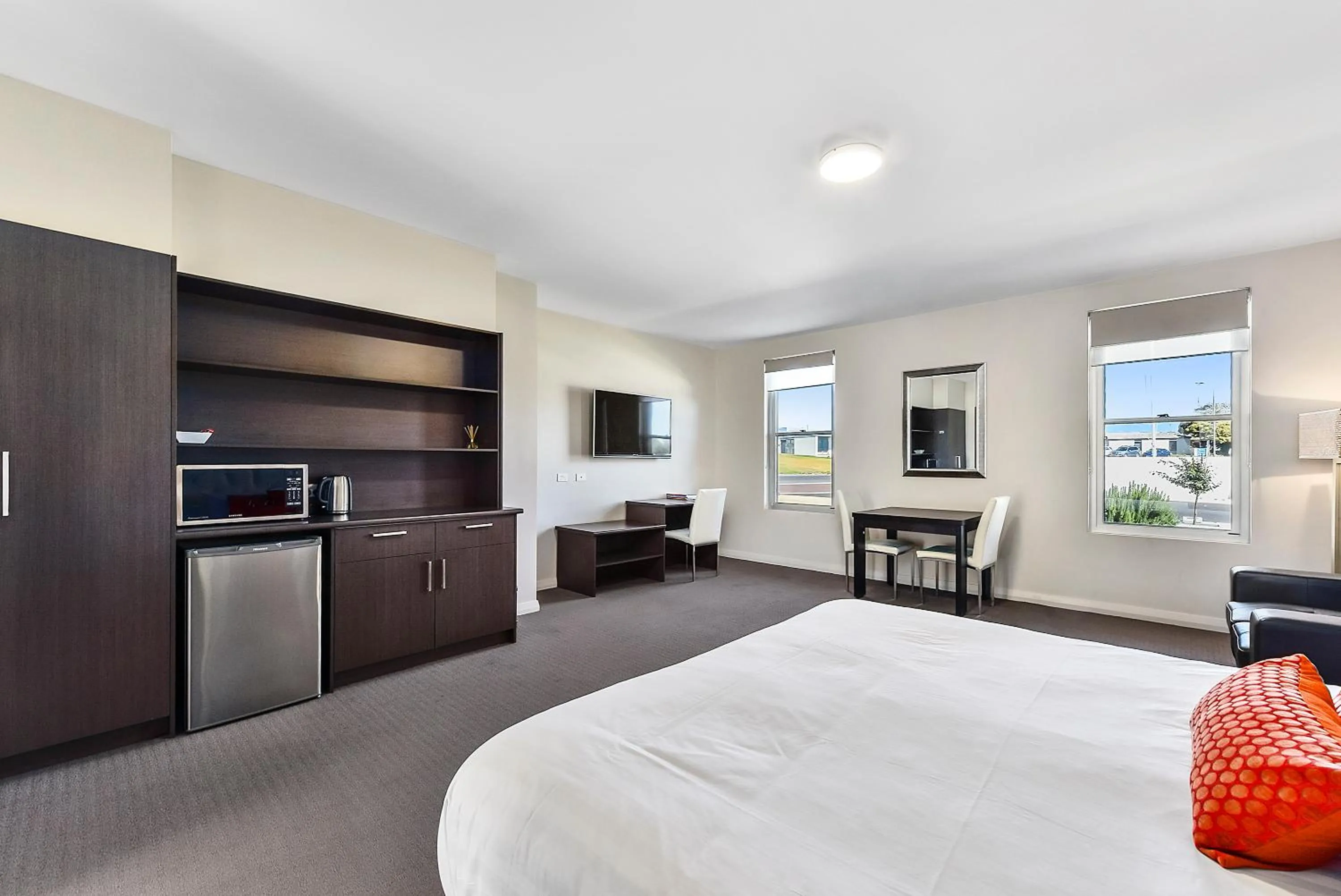 Photo of the whole room, Bed in Robe Marina Accommodation