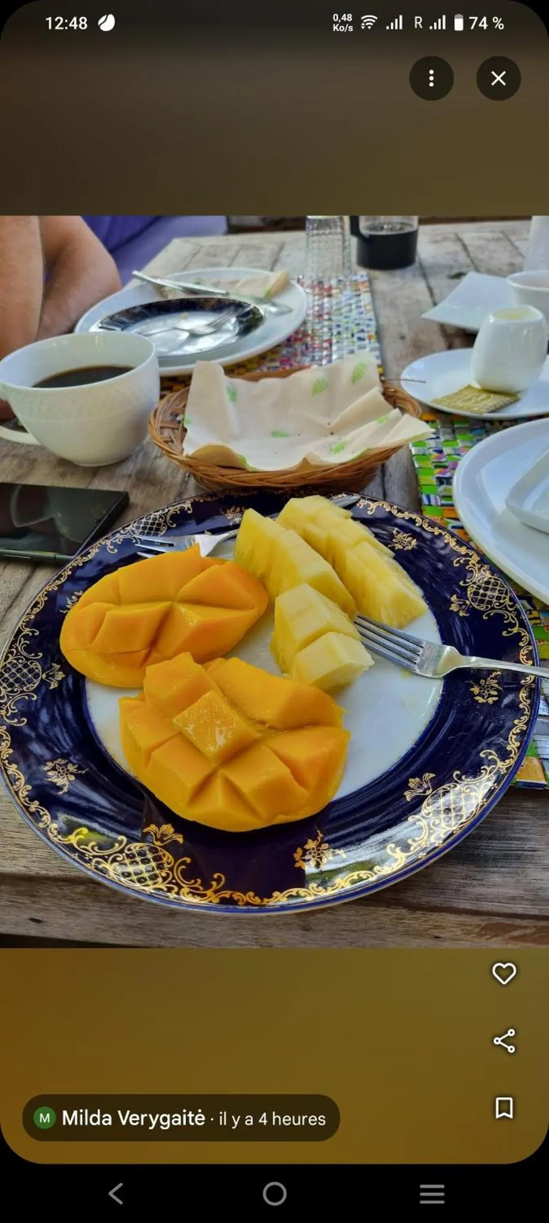 Breakfast in Villa Kalachuchi V.K