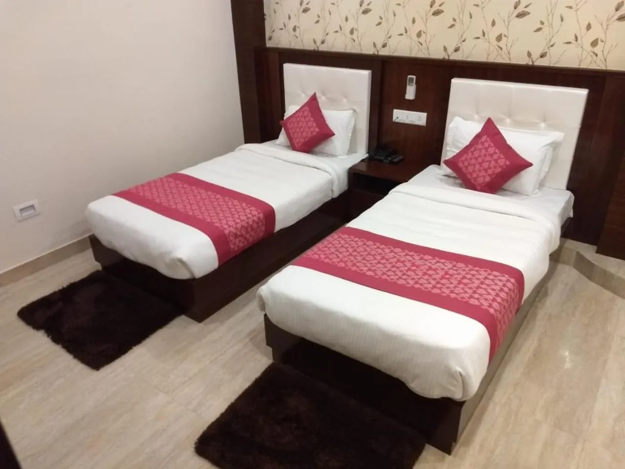Bed in Hotel Rahil Palace