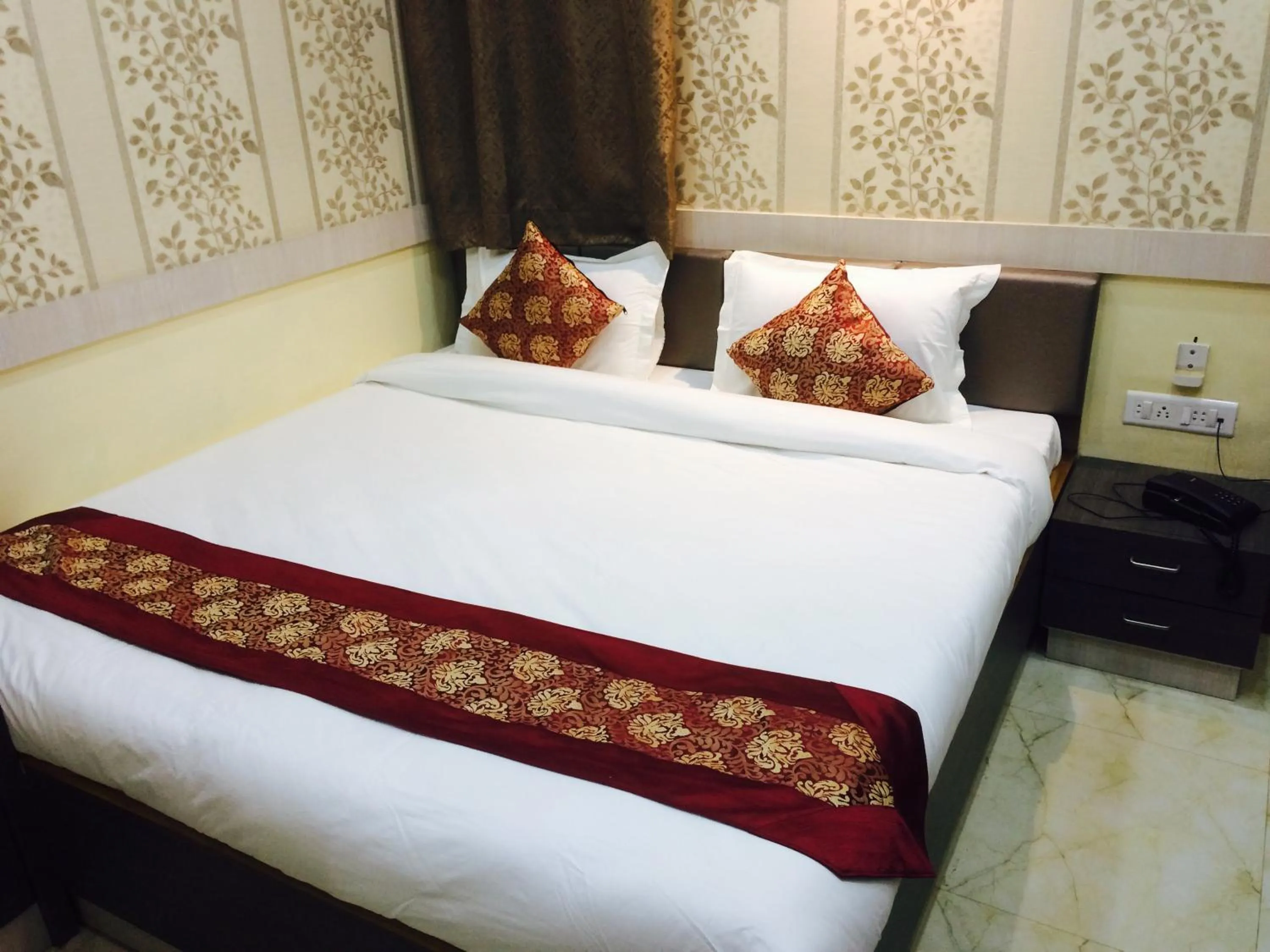 Living room, Bed in Hotel Rahil Palace