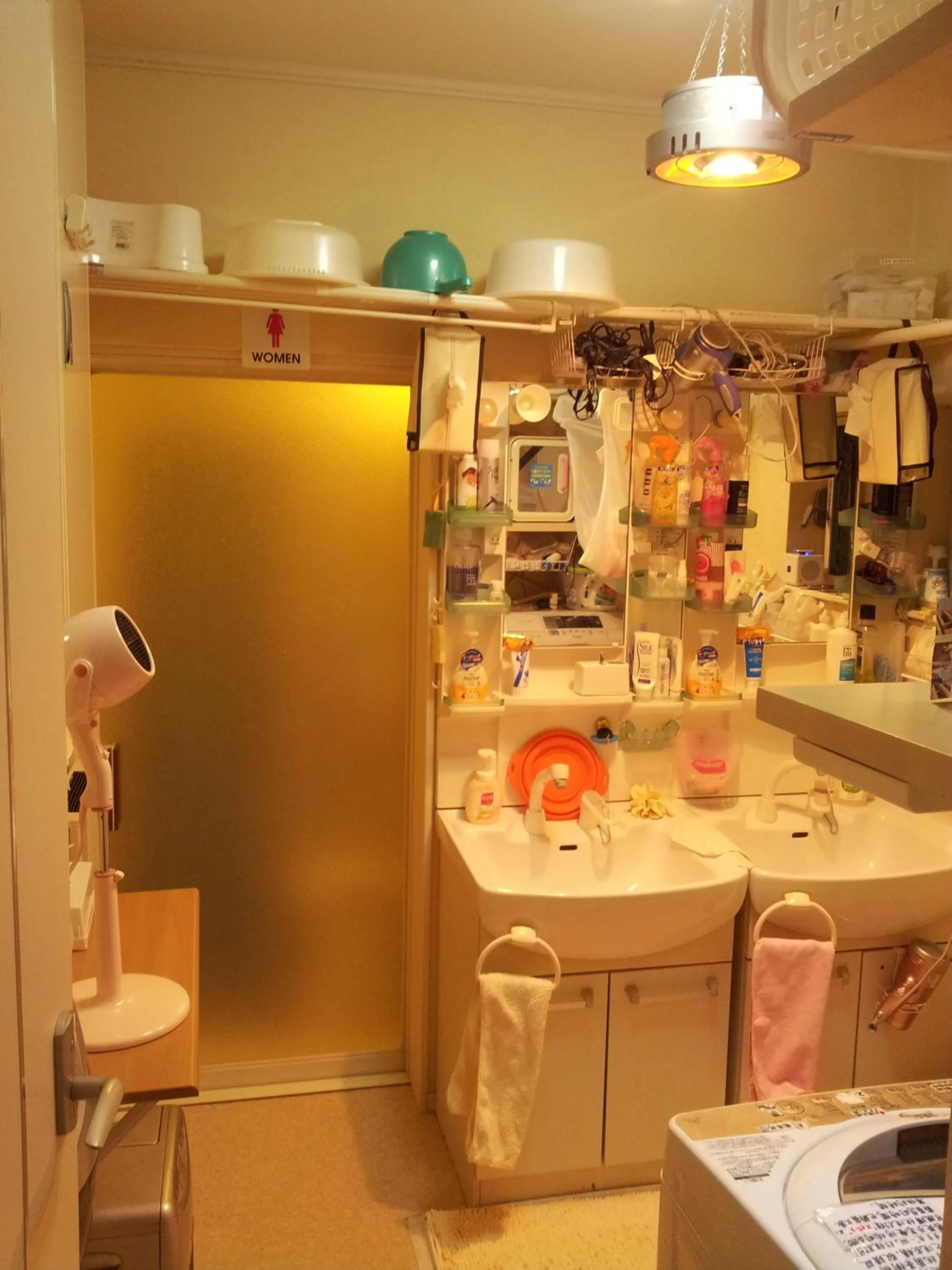 Shower in Tokyo8home Hachioji 東京民宿 八王子之家