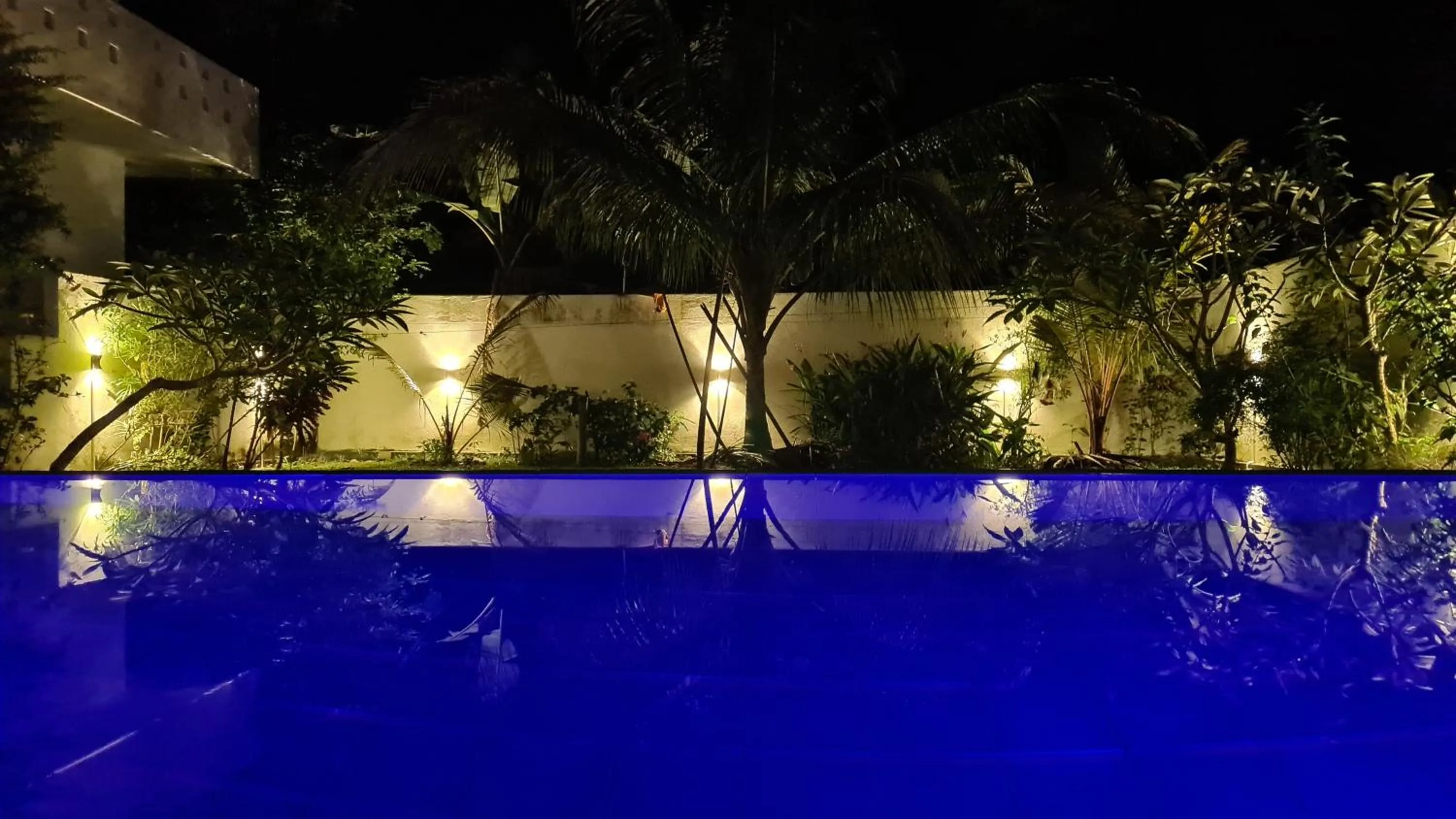 Night in Emildale Villa