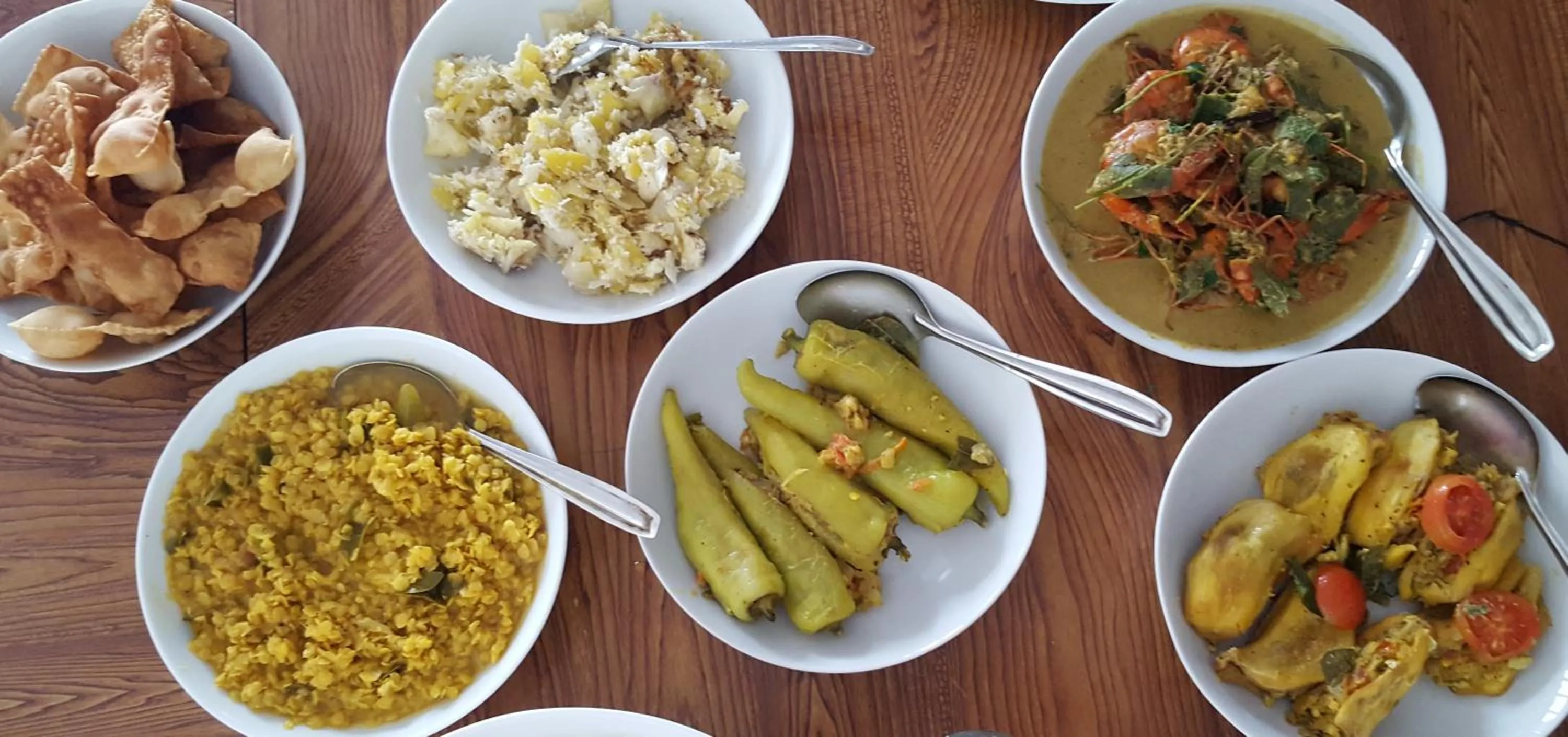 Restaurant/places to eat in Emildale Villa