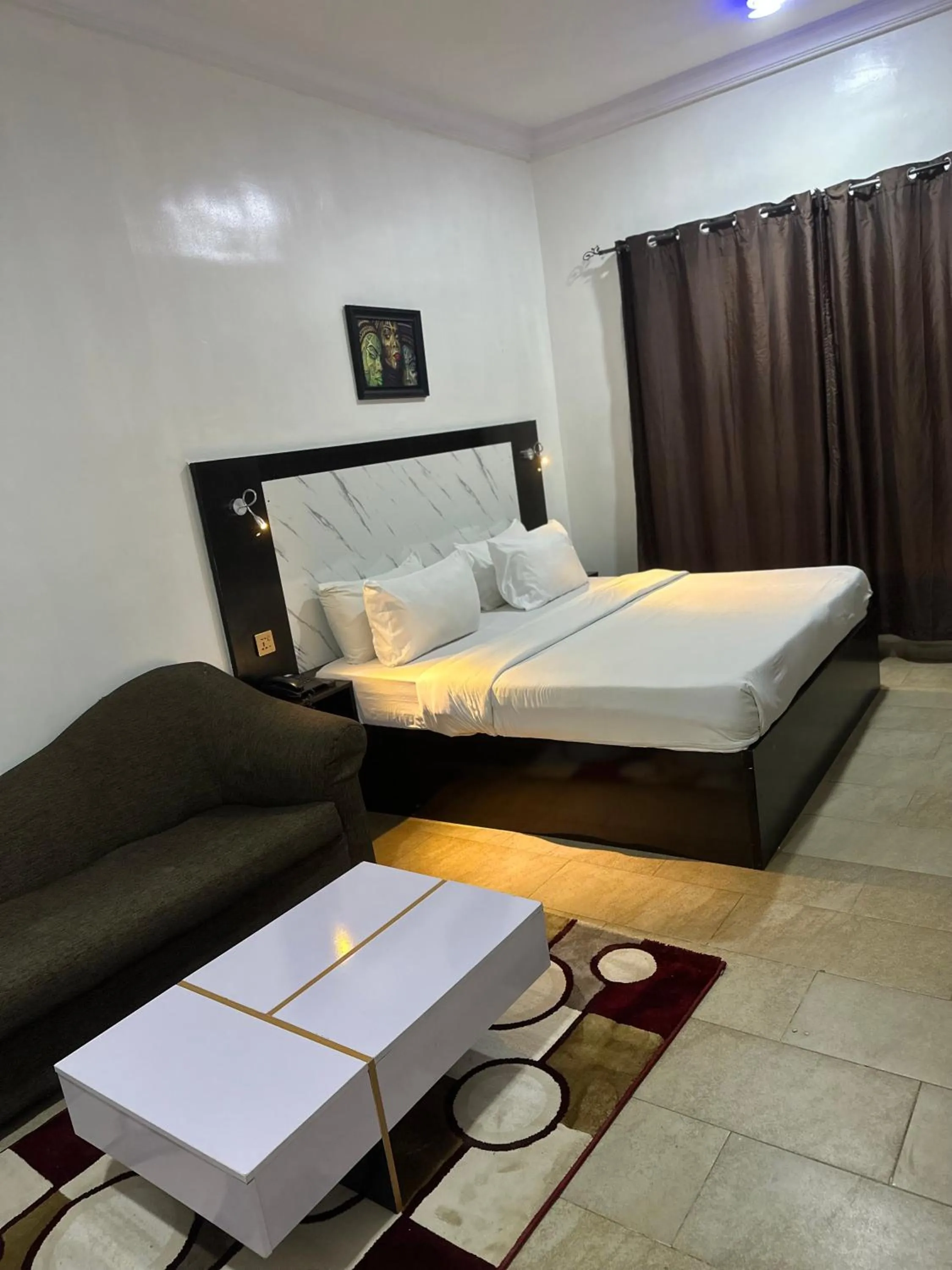Bed in Posh Hotel and Suites Ikeja