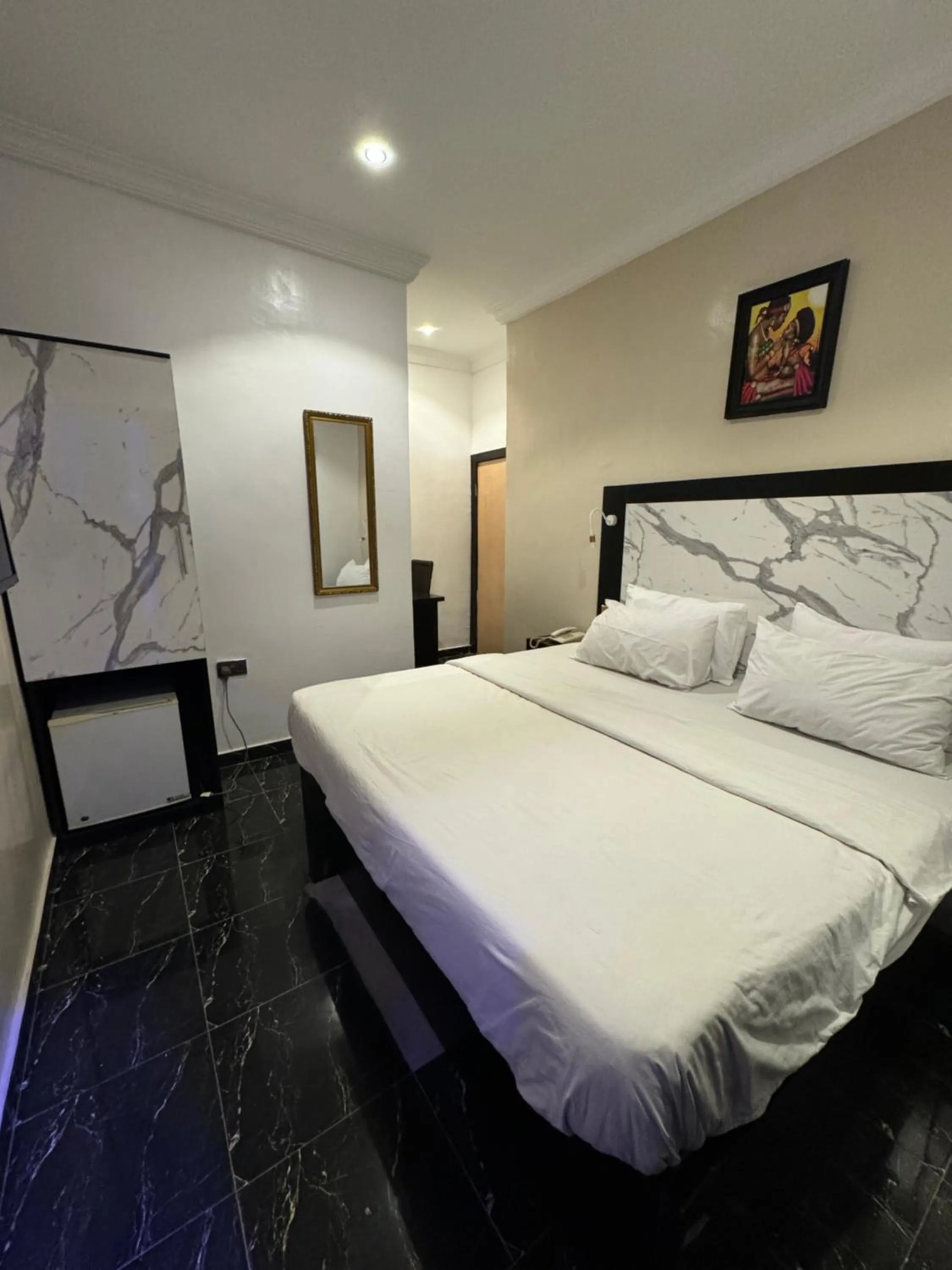 Bed in Posh Hotel and Suites Ikeja