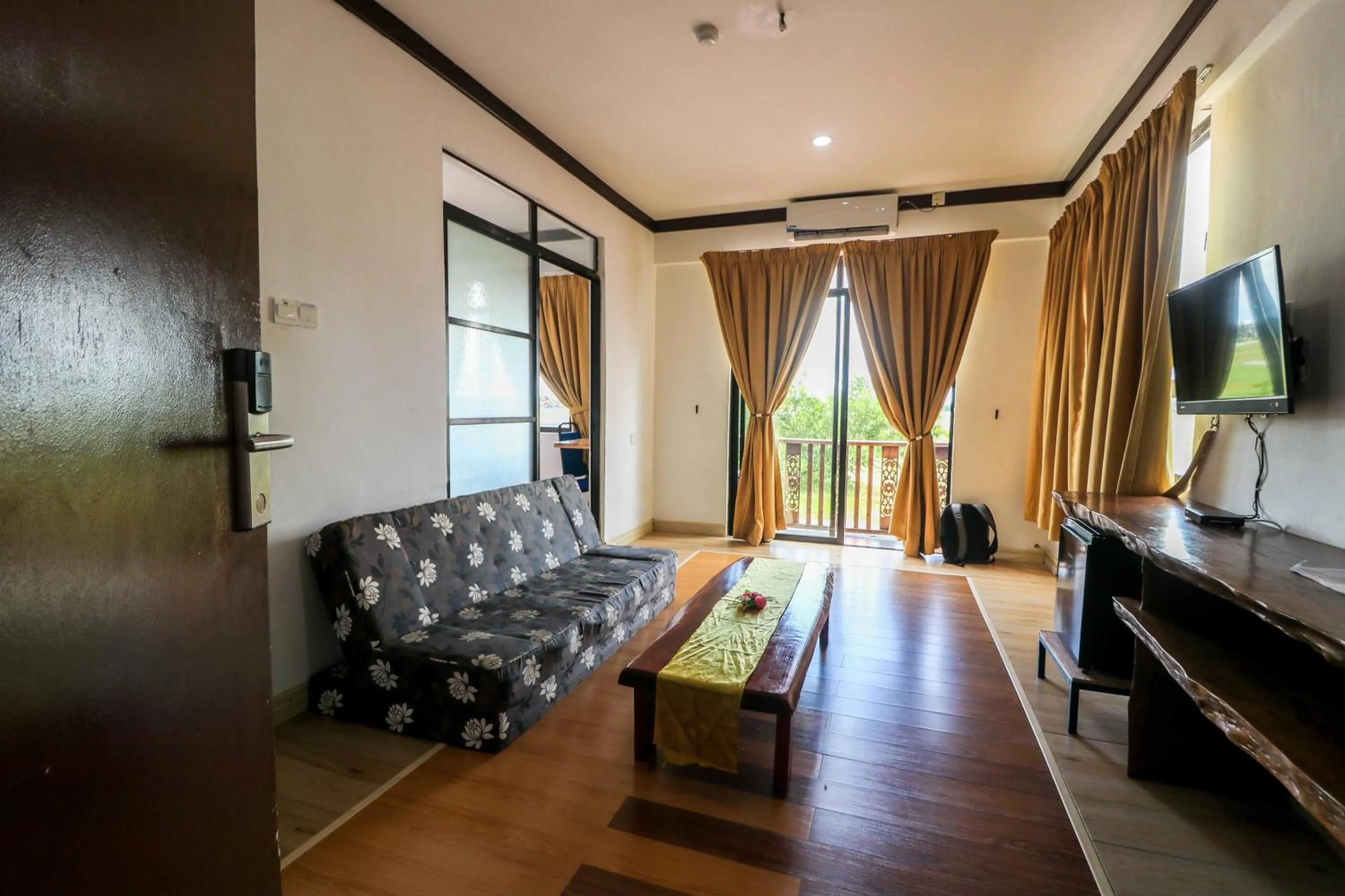 Living room in AM Transit Inn Kuala Terengganu