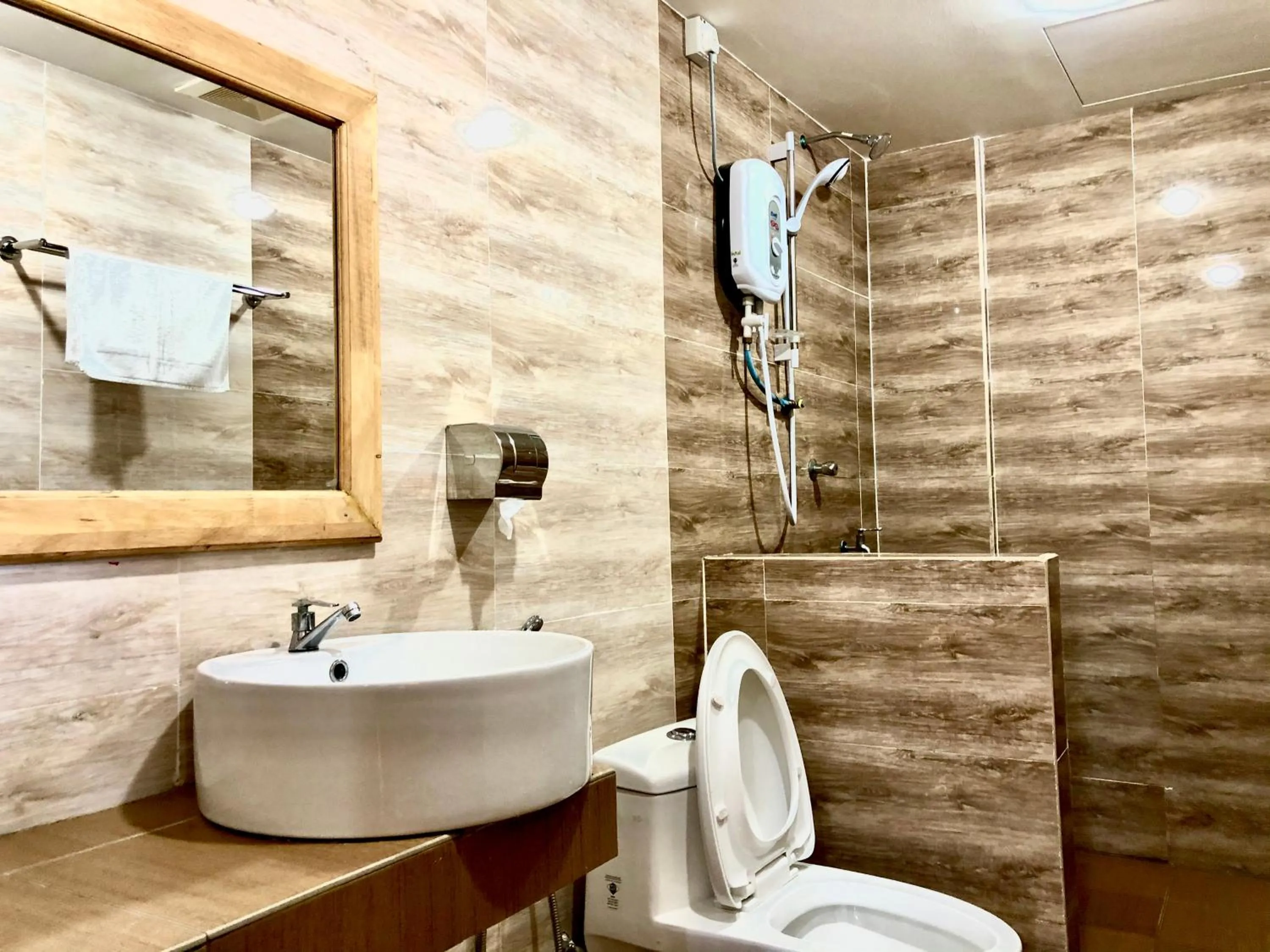 Bathroom in AM Transit Inn Kuala Terengganu