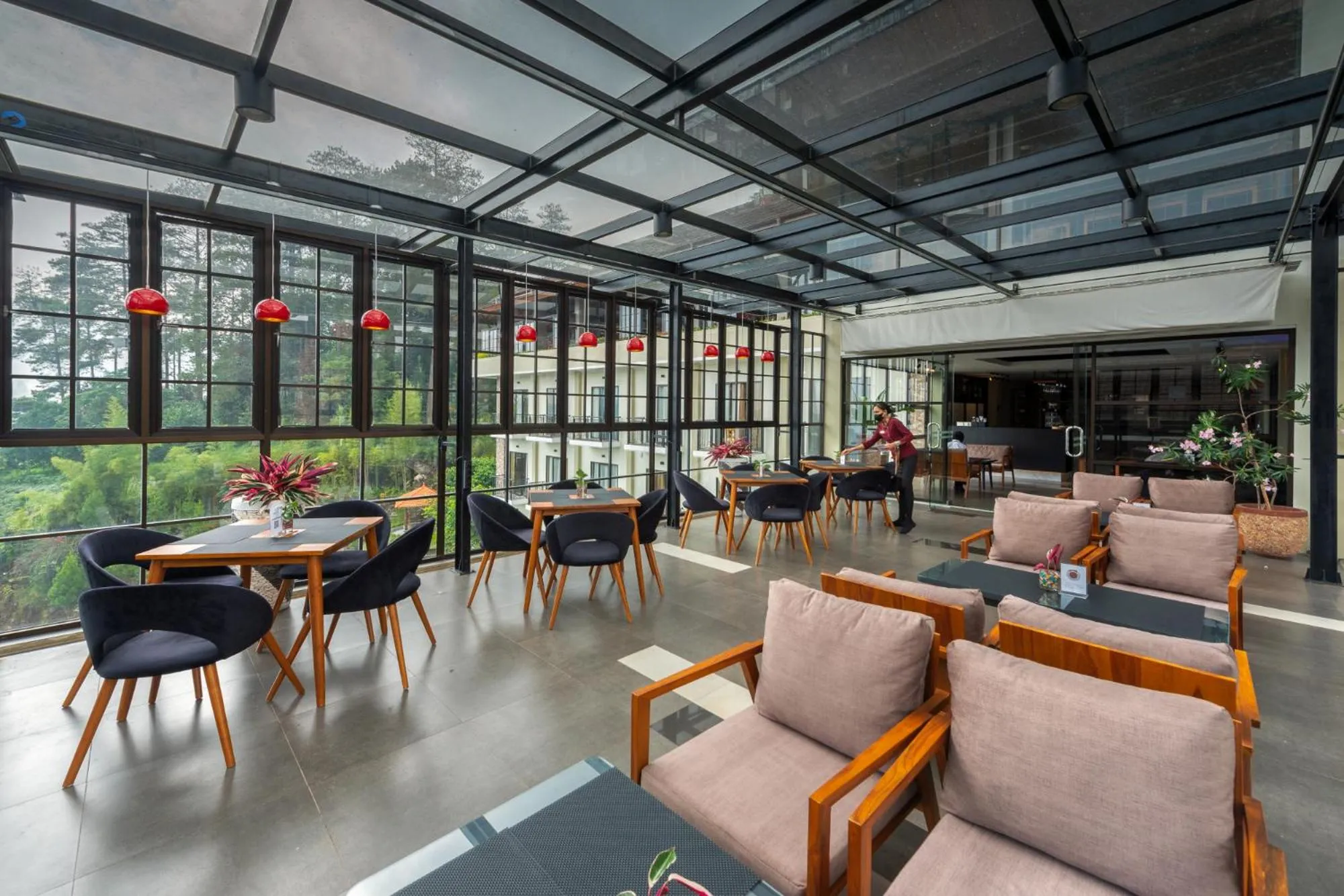 Restaurant/places to eat in Nava Hotel Tawangmangu