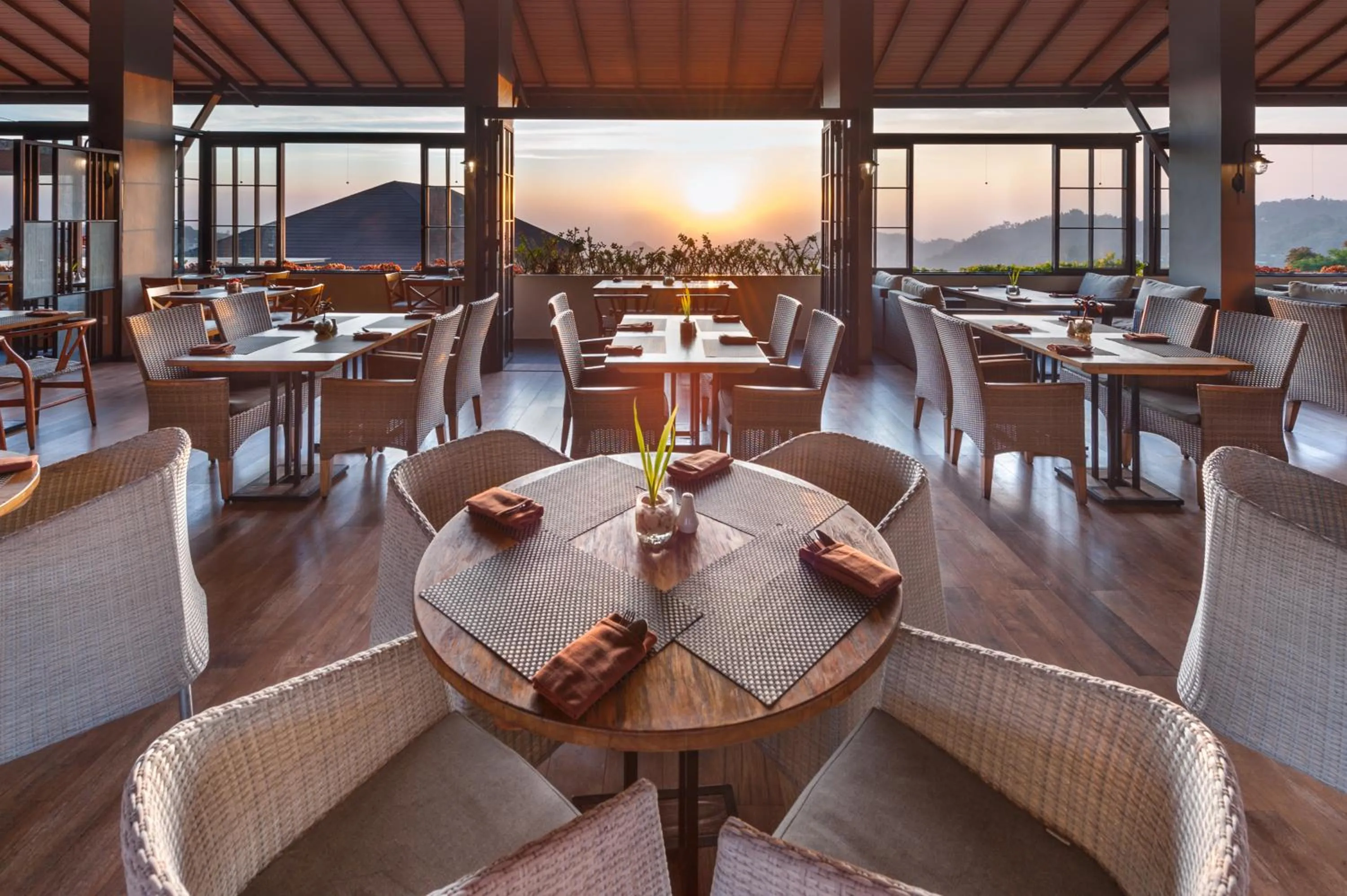 Restaurant/places to eat in Nava Hotel Tawangmangu