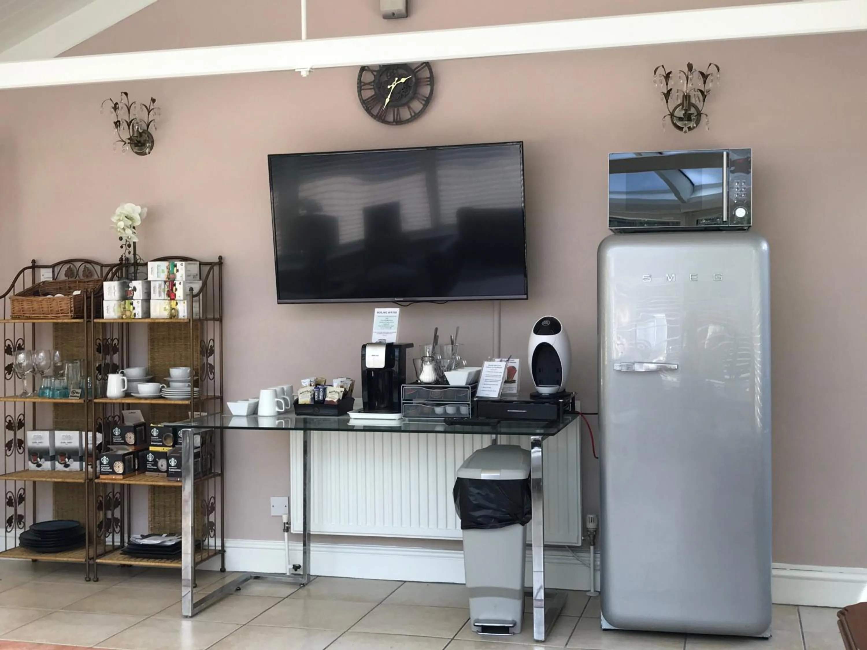 Food and drinks in The Old School House Rooms