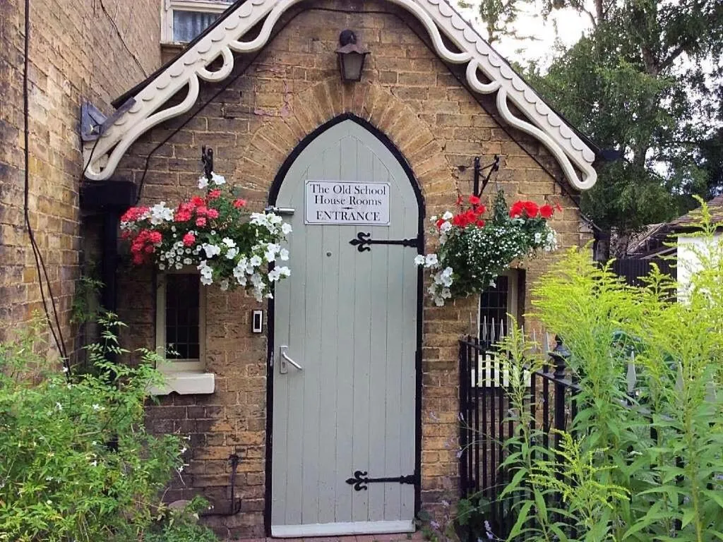 Facade/entrance in The Old School House Rooms