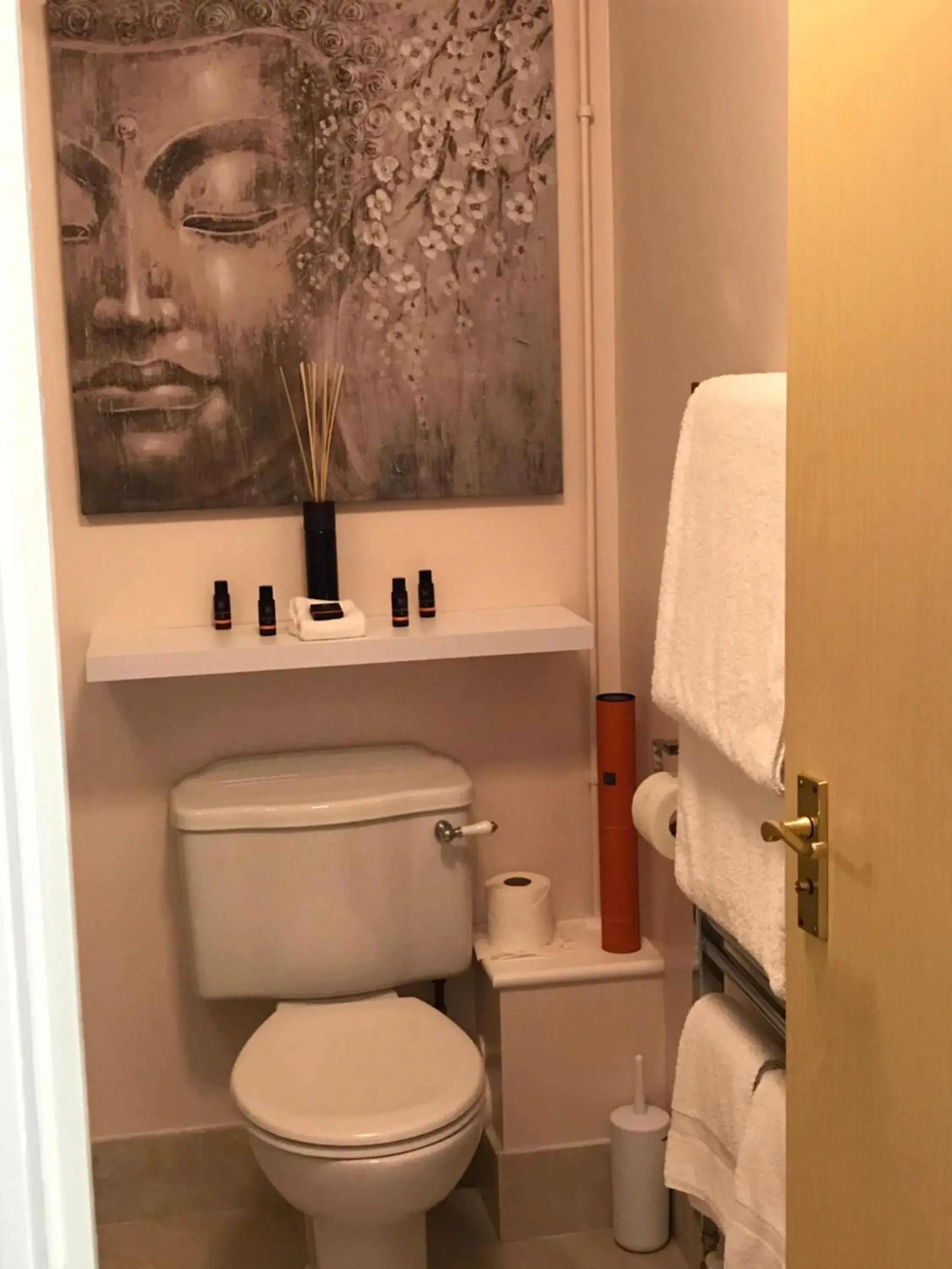 Deluxe King Room in The Old School House Rooms Deluxe King Room in The Old School House Rooms