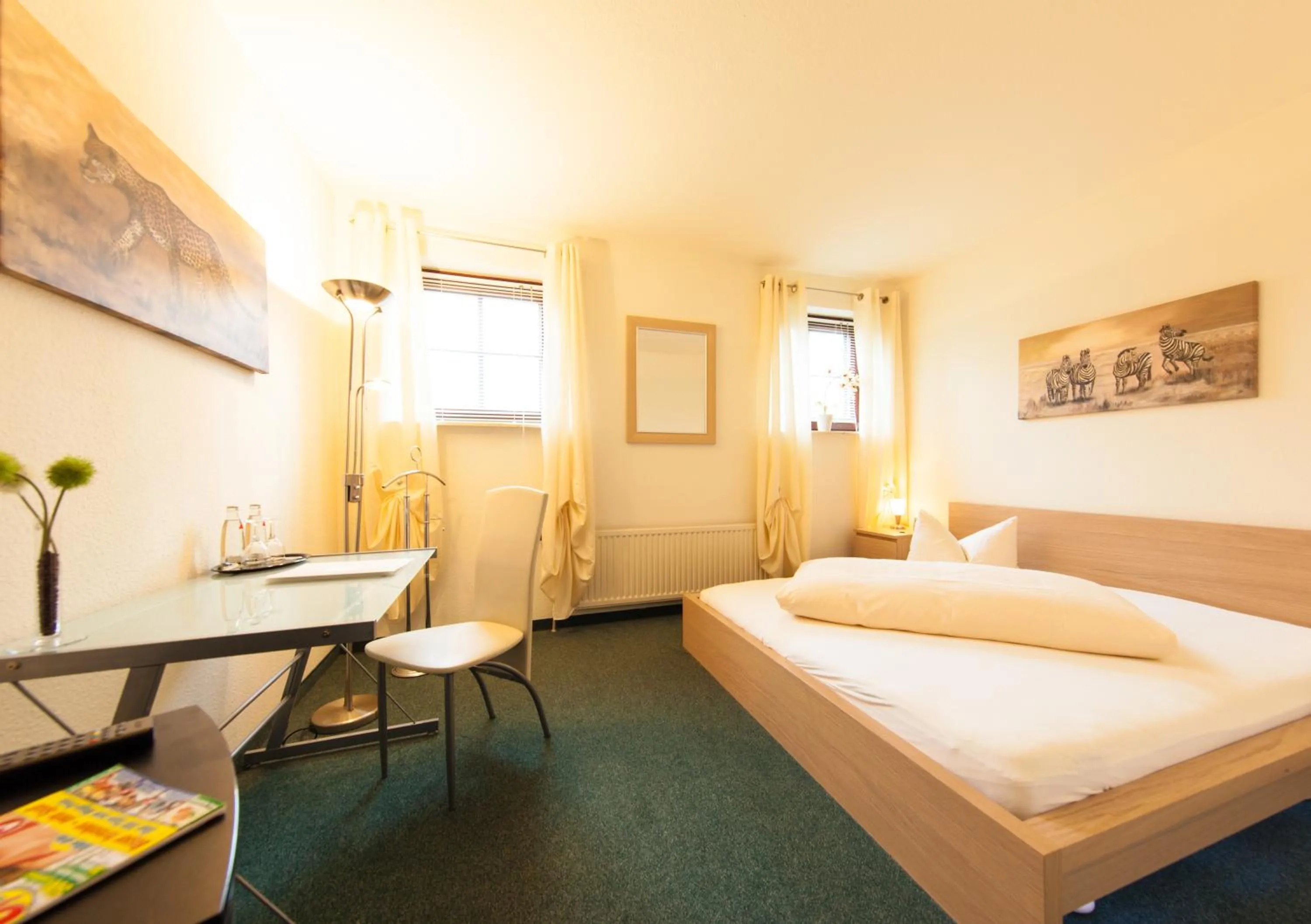 Bedroom, Bed in Garni-Hotel An der Weide