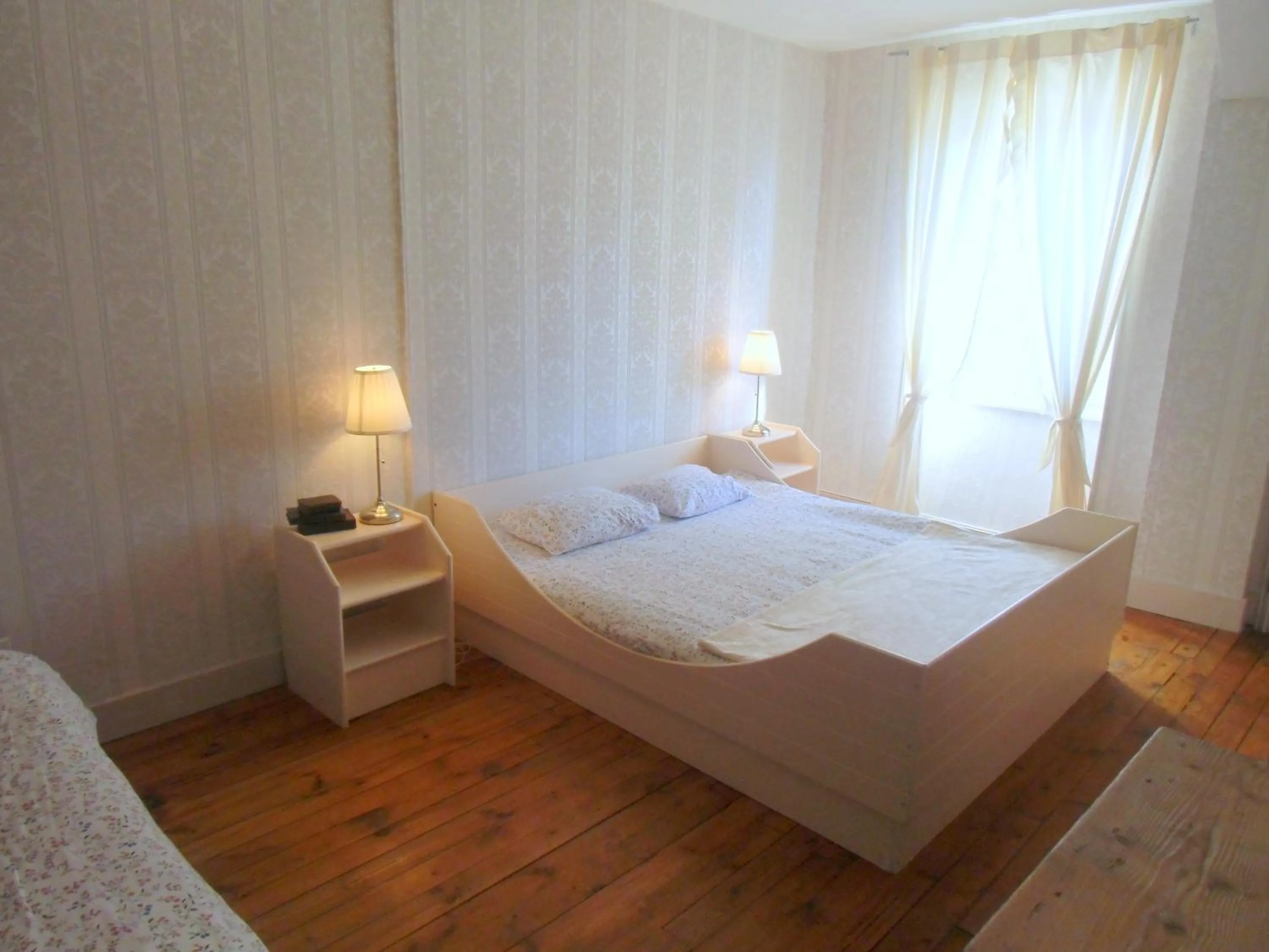 Photo of the whole room in Hôtel De La Providence