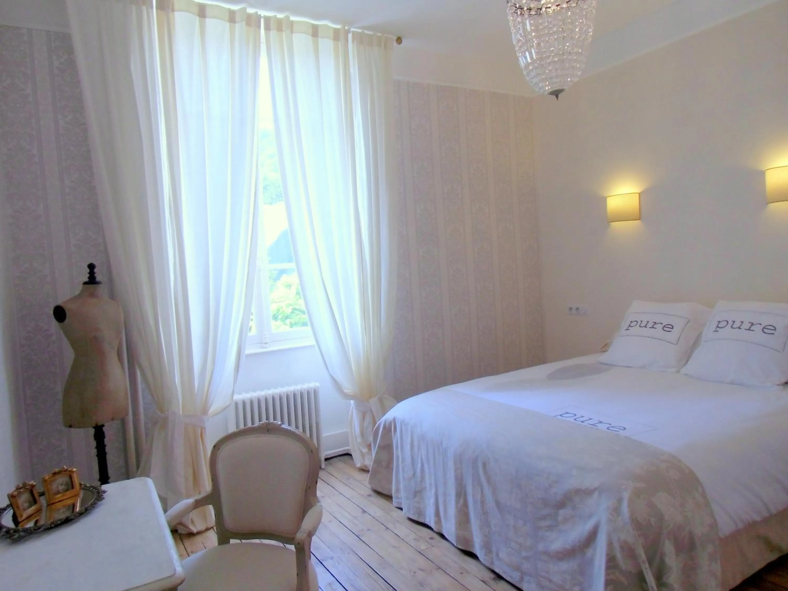 Photo of the whole room in Hôtel De La Providence