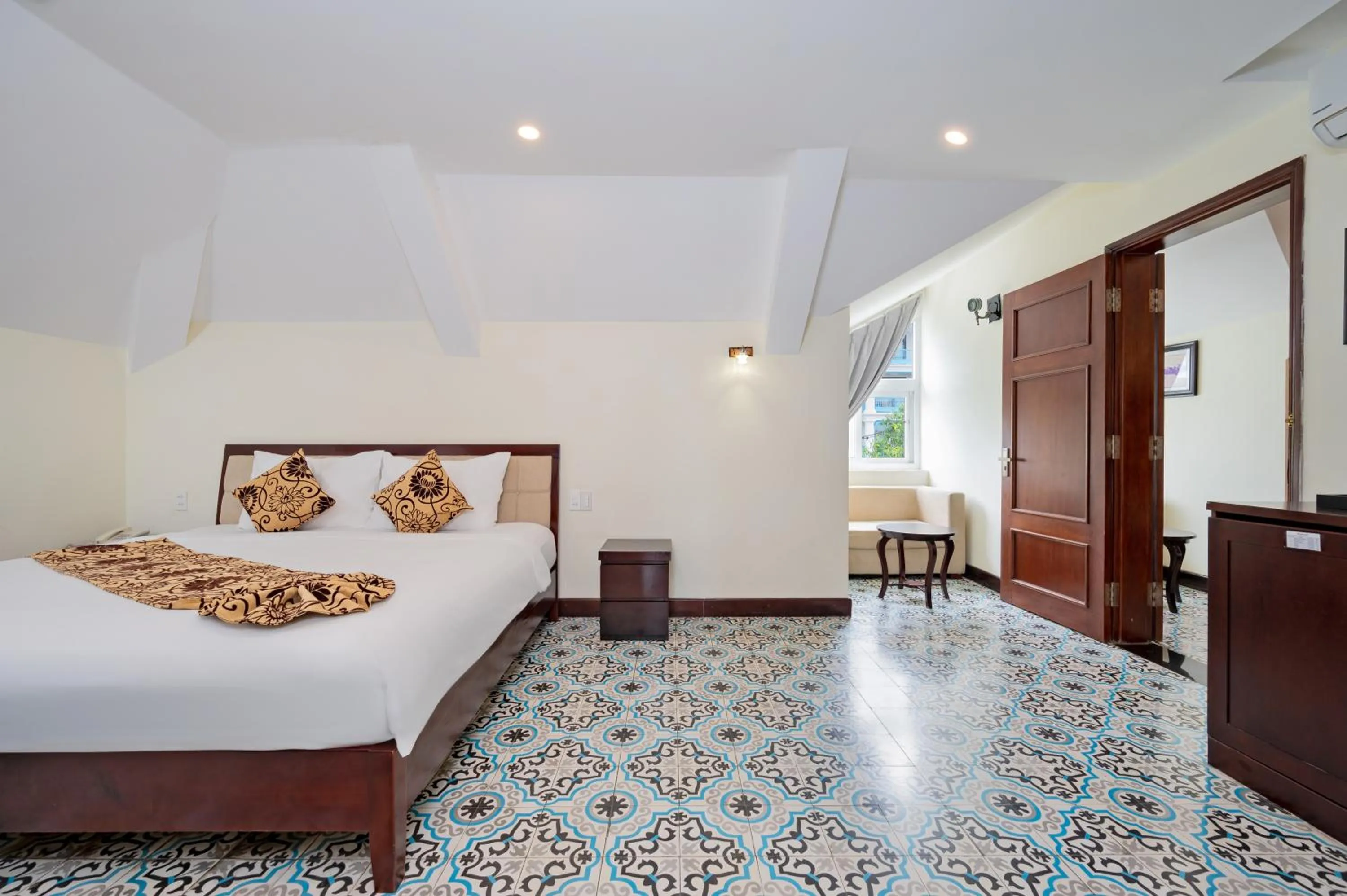 Bed in Hoi An Canal House